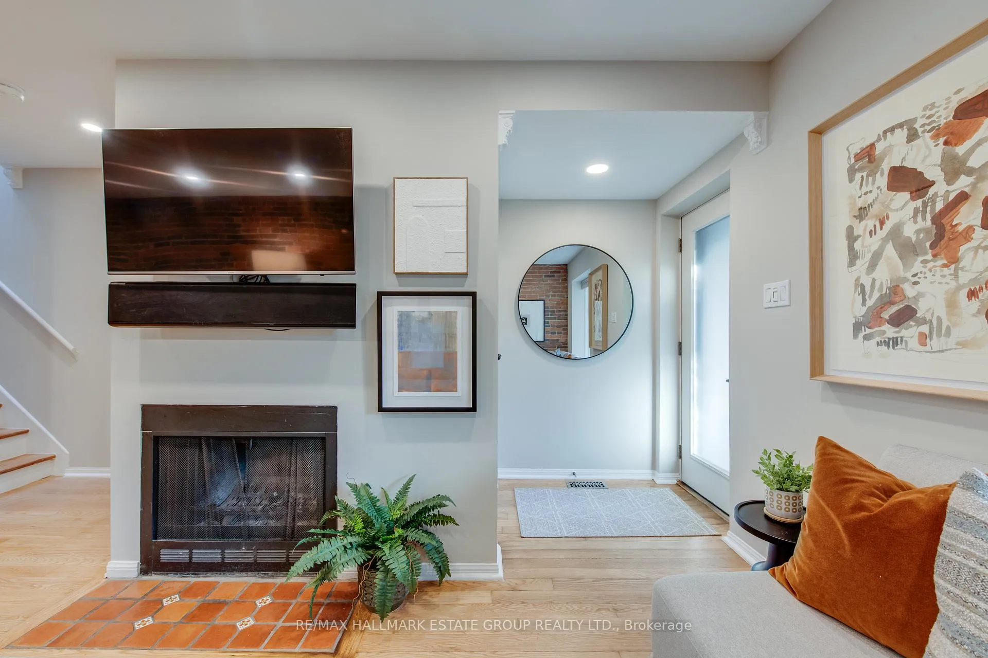 Photo 8 of 16 Brighton Avenue, Toronto, South Riverdale — HOMEH