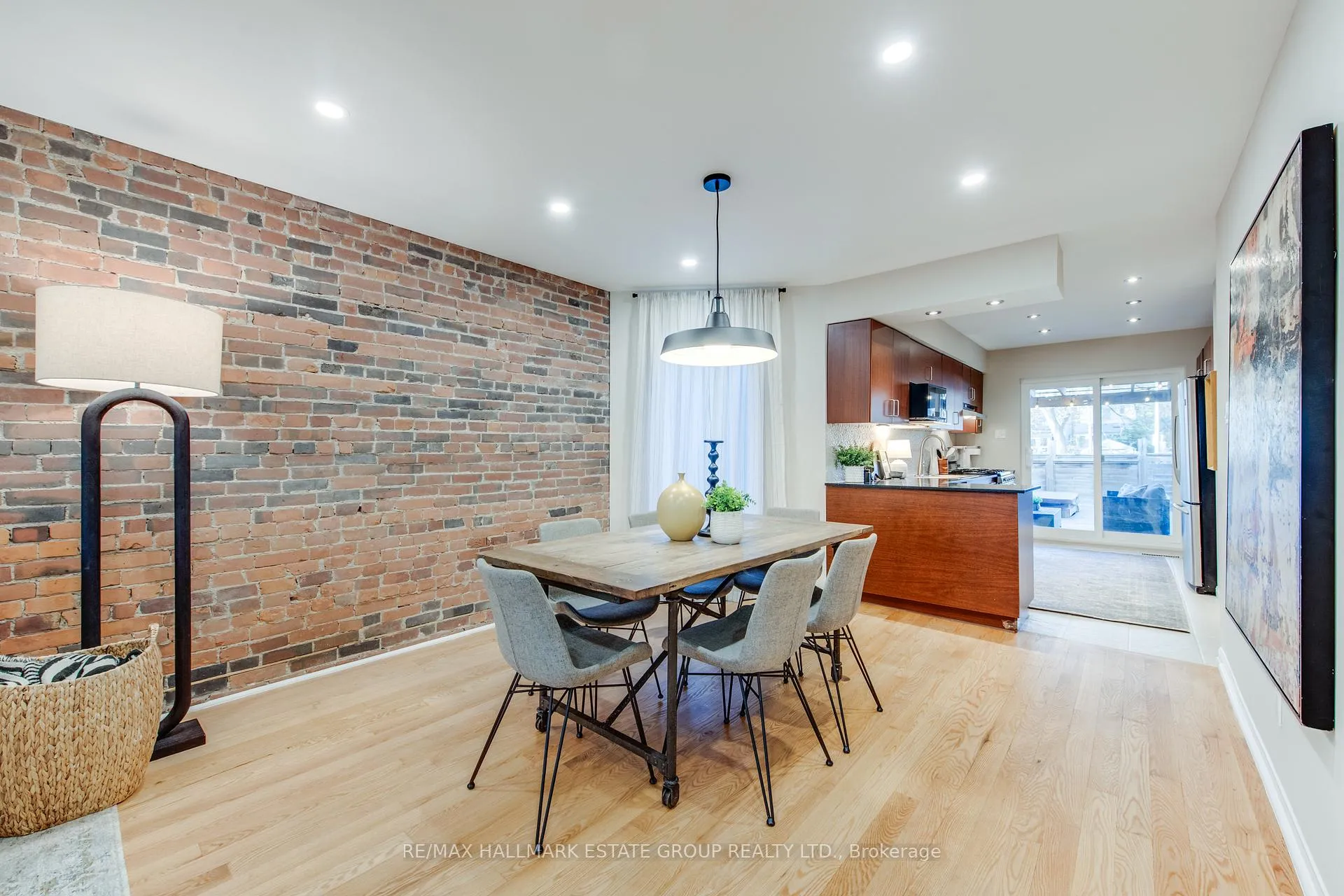 Photo 10 of 16 Brighton Avenue, Toronto, South Riverdale — HOMEH