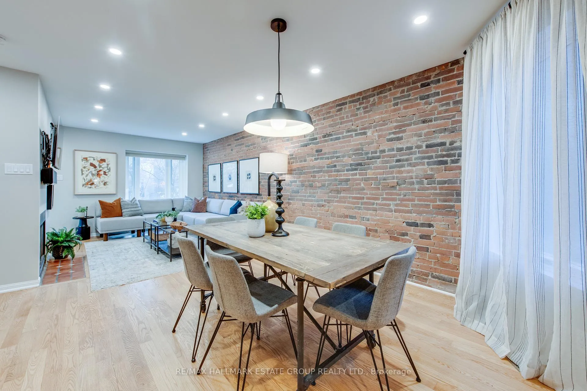 Photo 11 of 16 Brighton Avenue, Toronto, South Riverdale — HOMEH