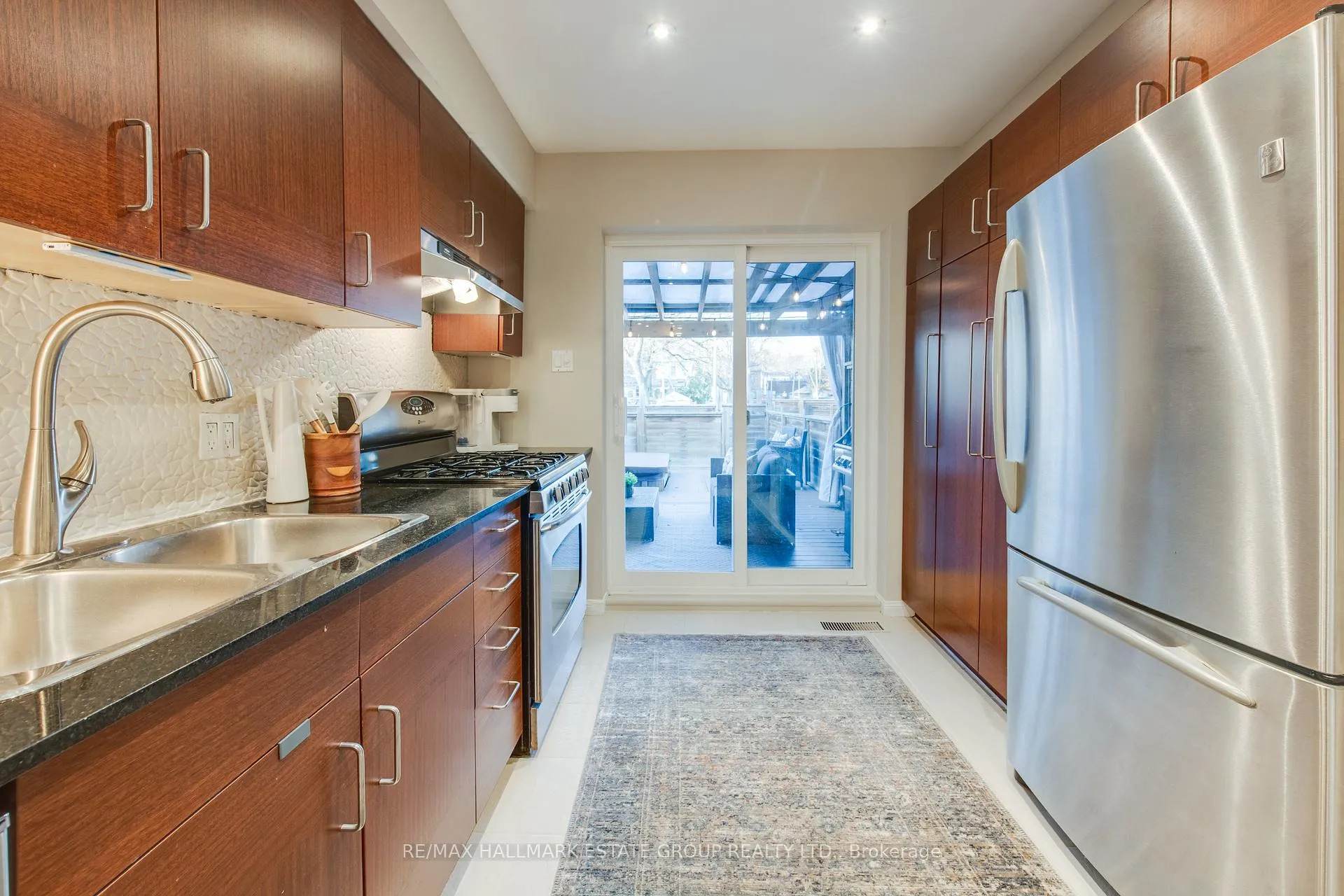 Photo 15 of 16 Brighton Avenue, Toronto, South Riverdale — HOMEH