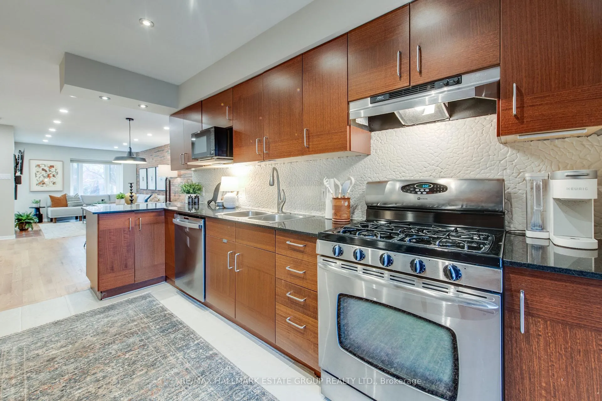 Photo 16 of 16 Brighton Avenue, Toronto, South Riverdale — HOMEH
