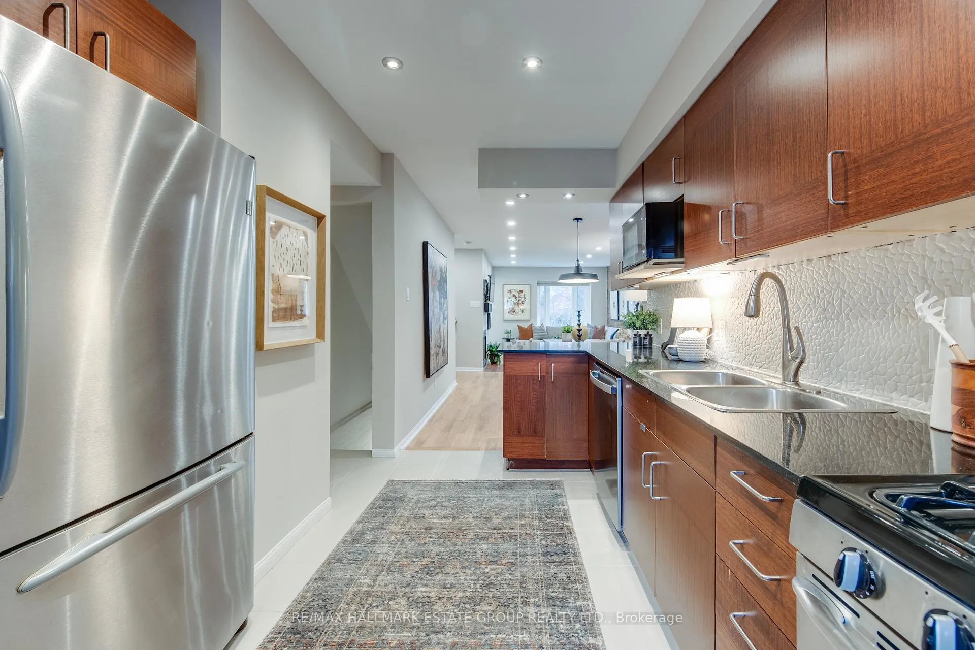 Photo 17 of 16 Brighton Avenue, Toronto, South Riverdale — HOMEH