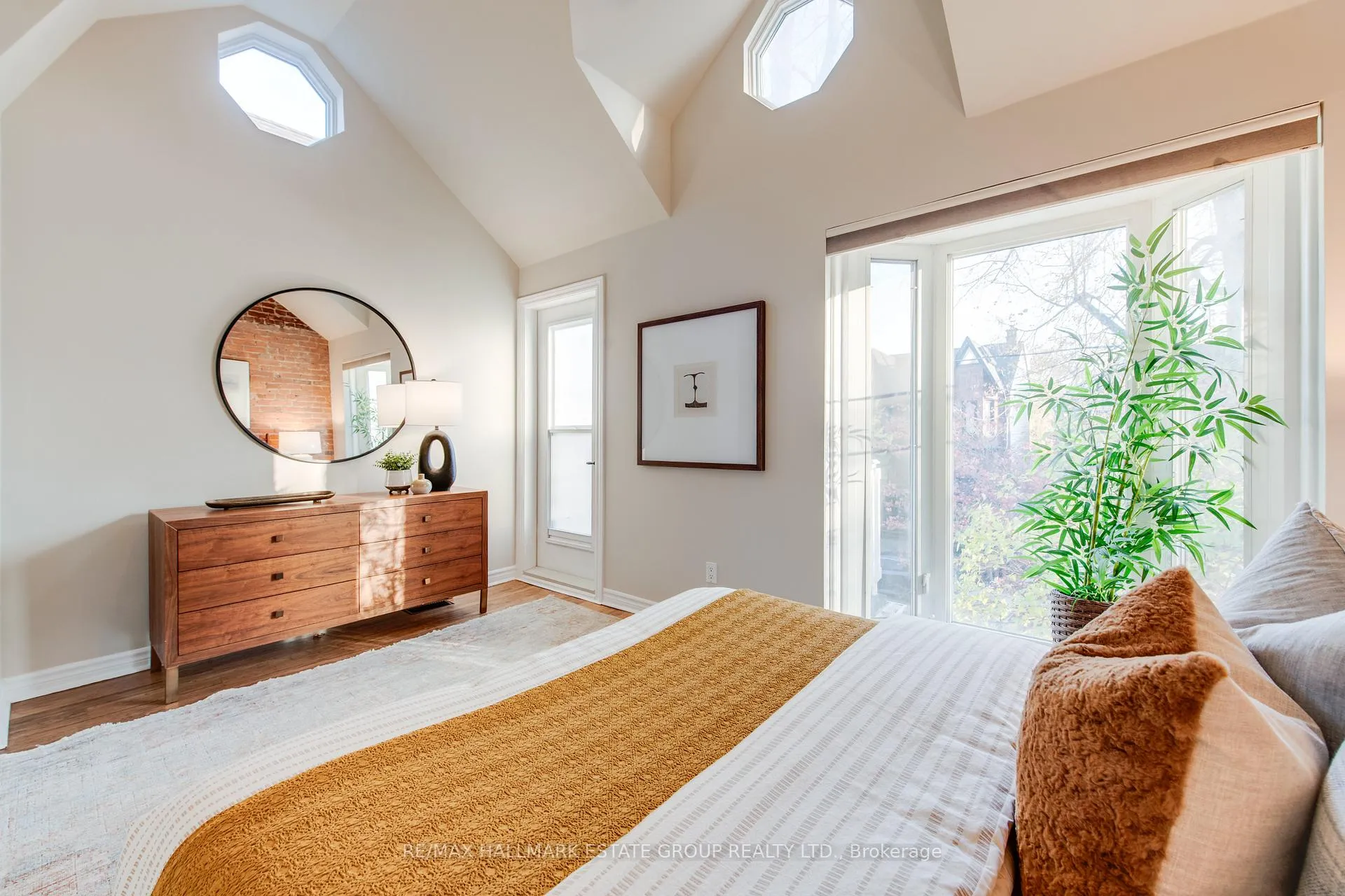 Photo 33 of 16 Brighton Avenue, Toronto, South Riverdale — HOMEH