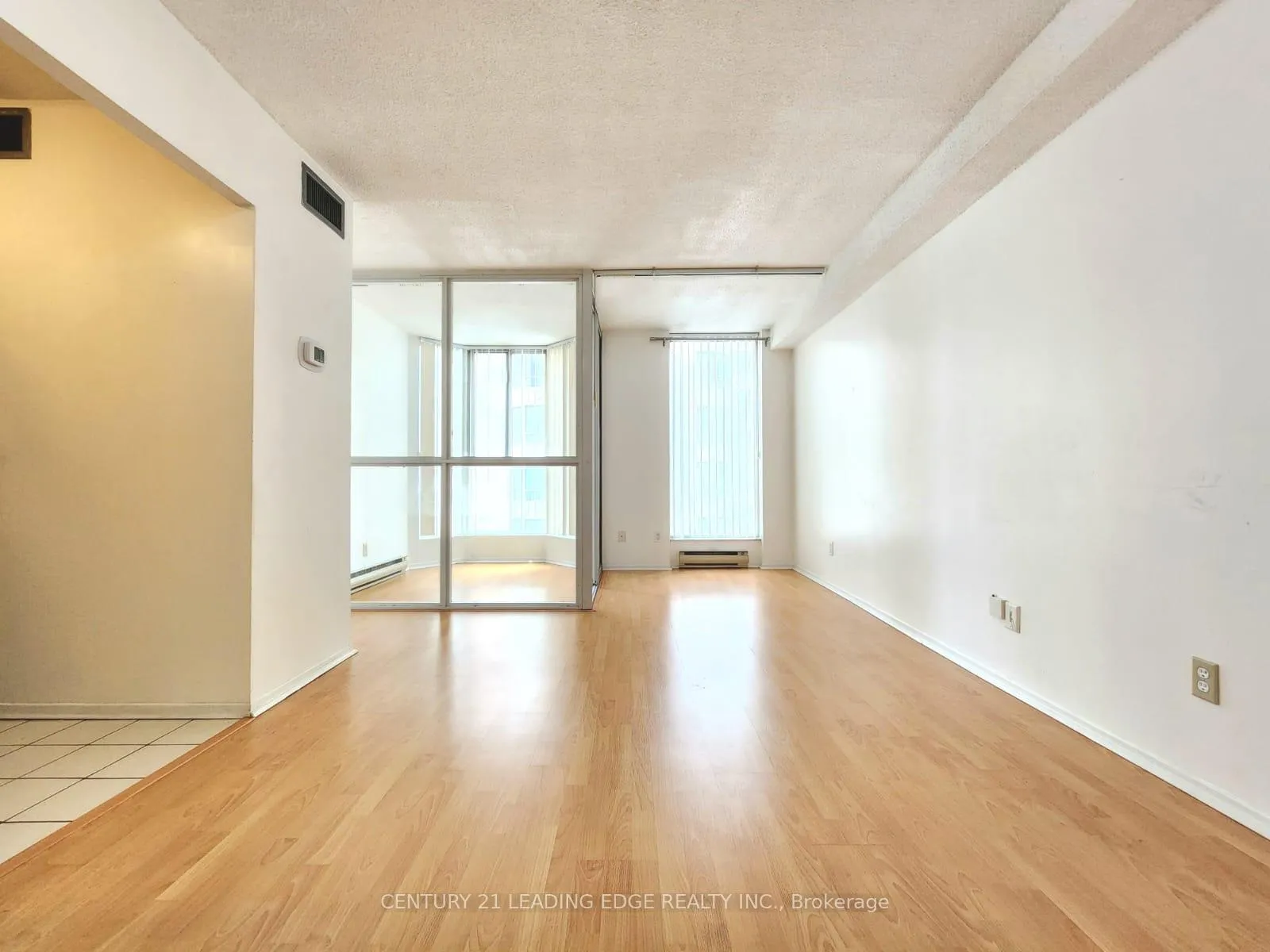 Photo 3 of Unit 901, 55 Centre Avenue, Toronto, Bay Street Corridor — HOMEH