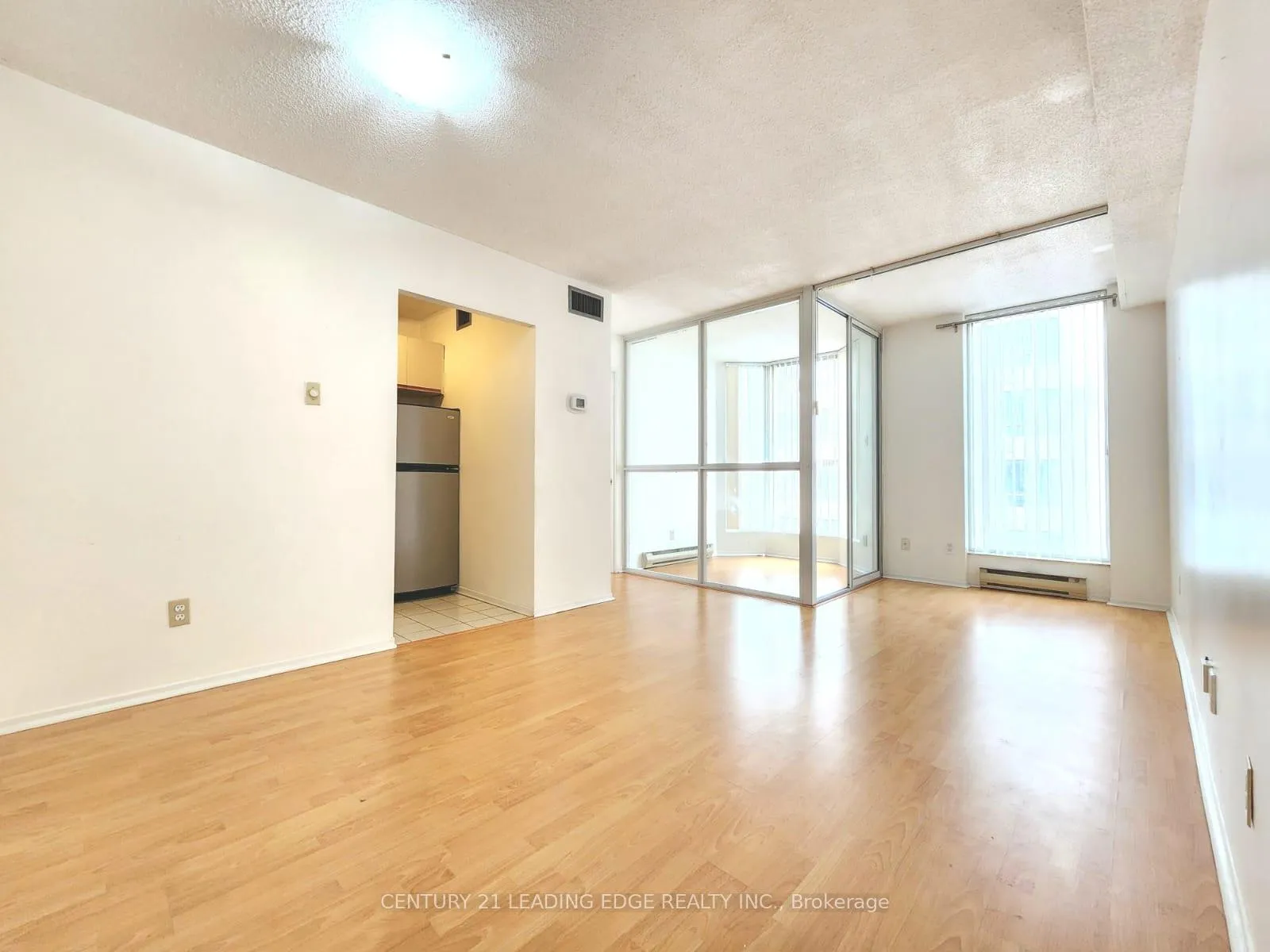 Photo 5 of Unit 901, 55 Centre Avenue, Toronto, Bay Street Corridor — HOMEH