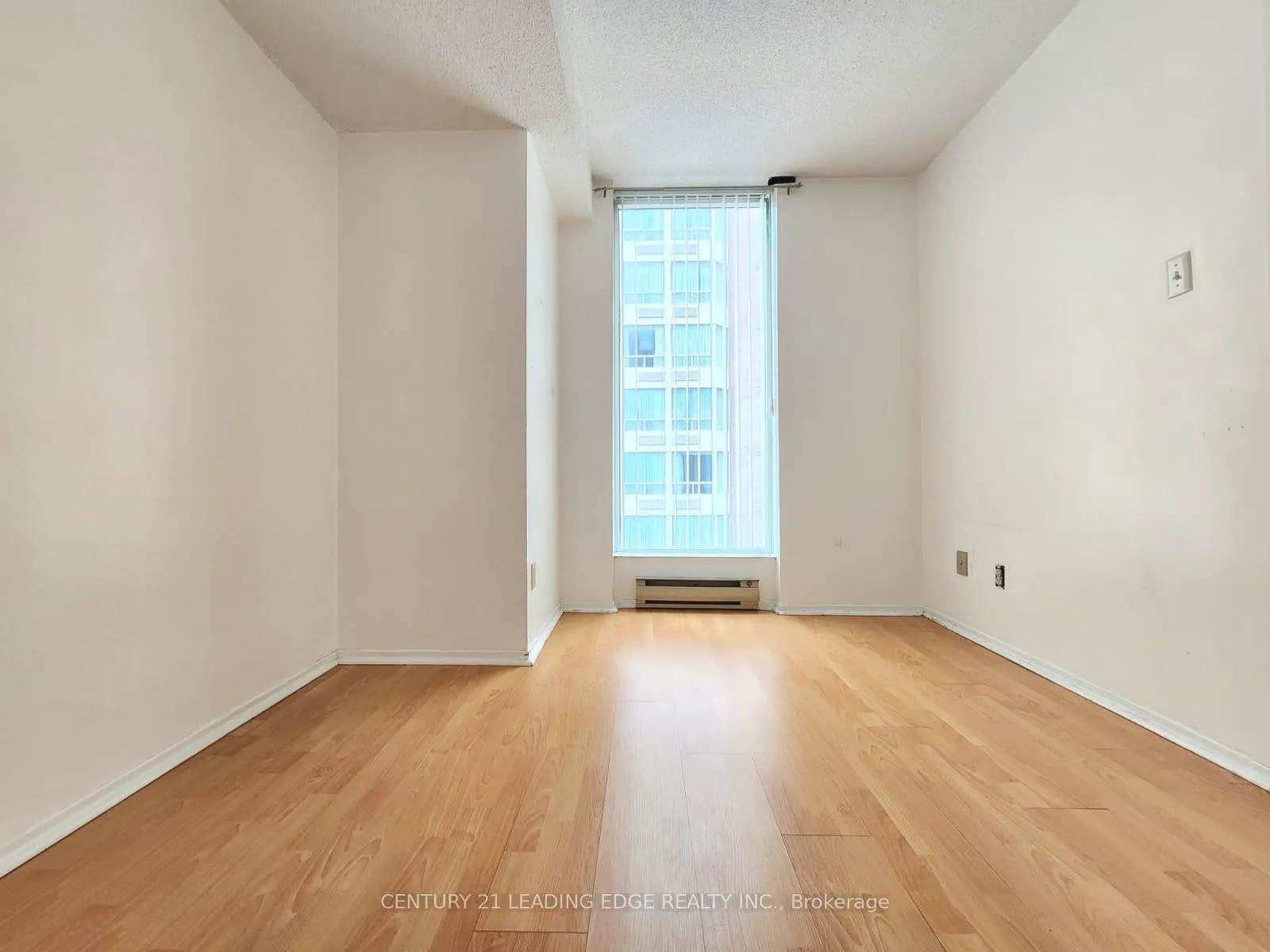 Photo 9 of Unit 901, 55 Centre Avenue, Toronto, Bay Street Corridor — HOMEH