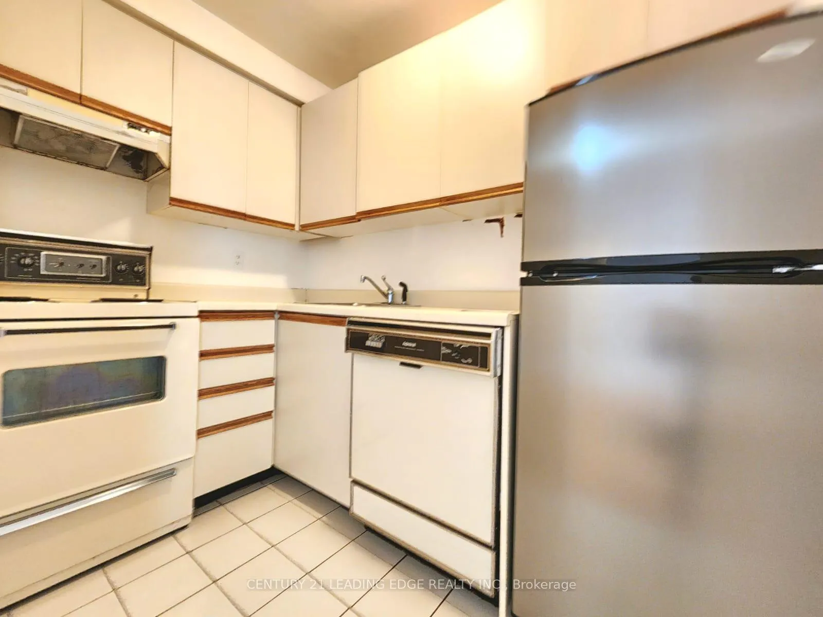 Photo 16 of Unit 901, 55 Centre Avenue, Toronto, Bay Street Corridor — HOMEH