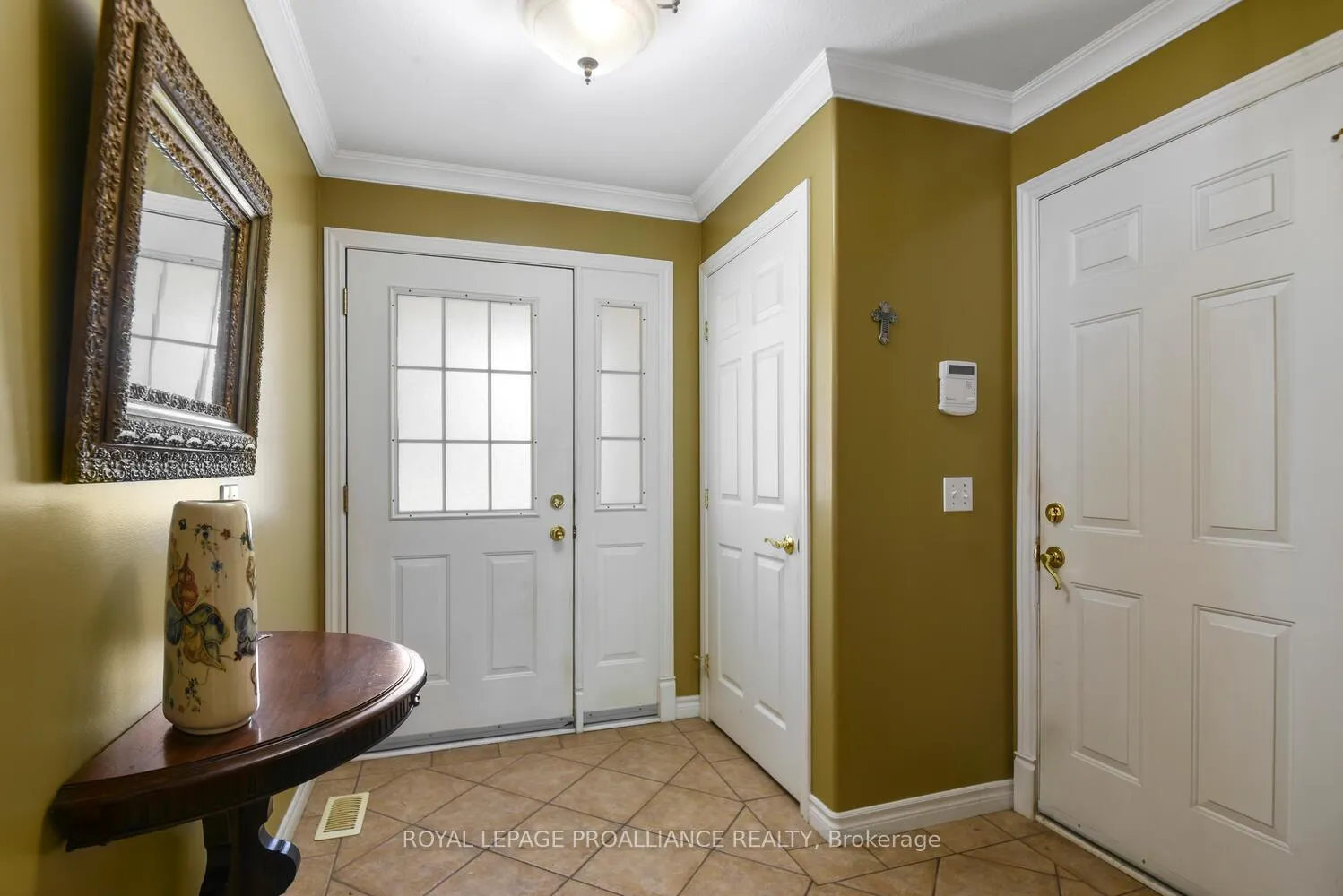 Photo 5 of 287 Beley Street, Brockville — HOMEH