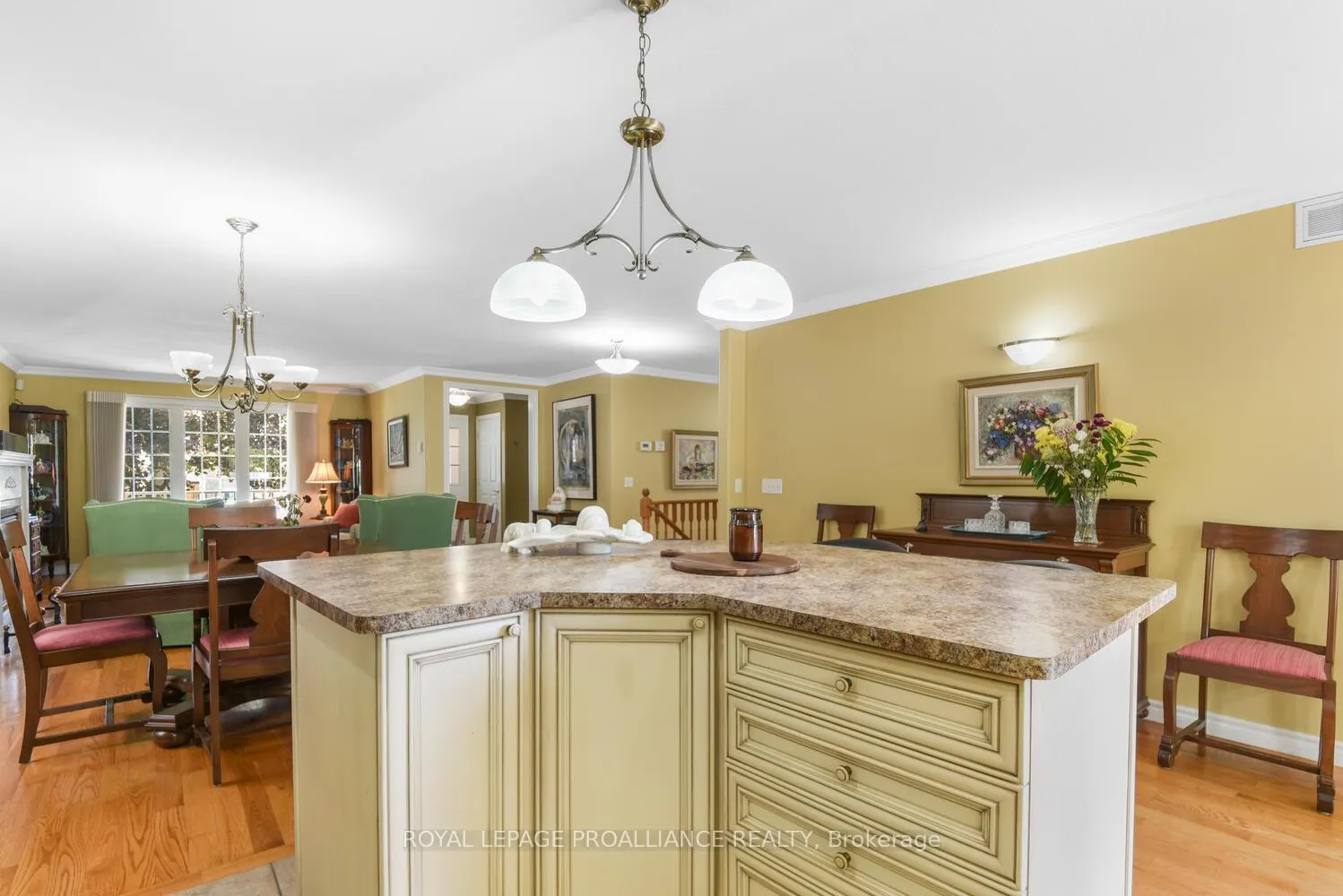 Photo 15 of 287 Beley Street, Brockville — HOMEH