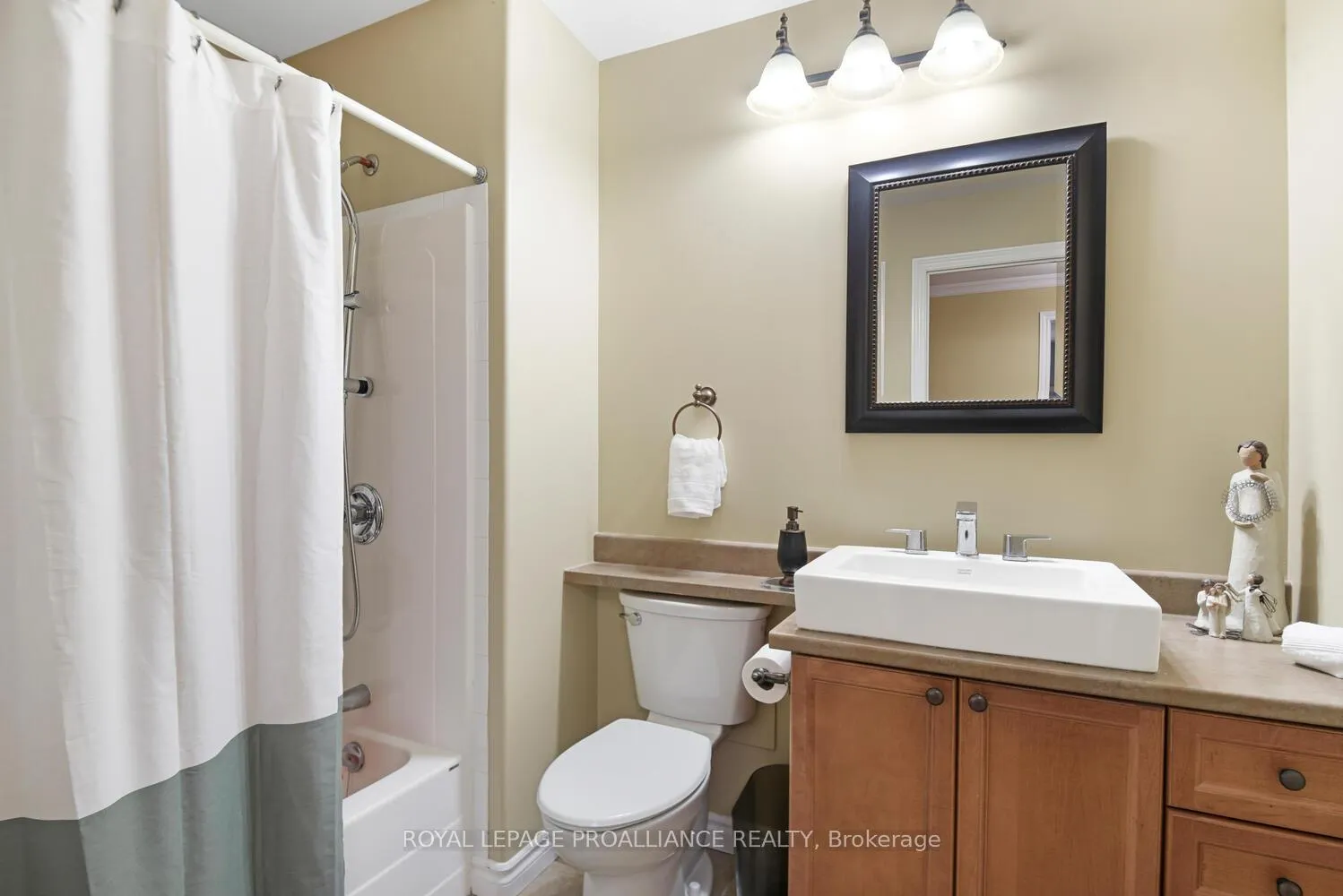 Photo 23 of 287 Beley Street, Brockville — HOMEH