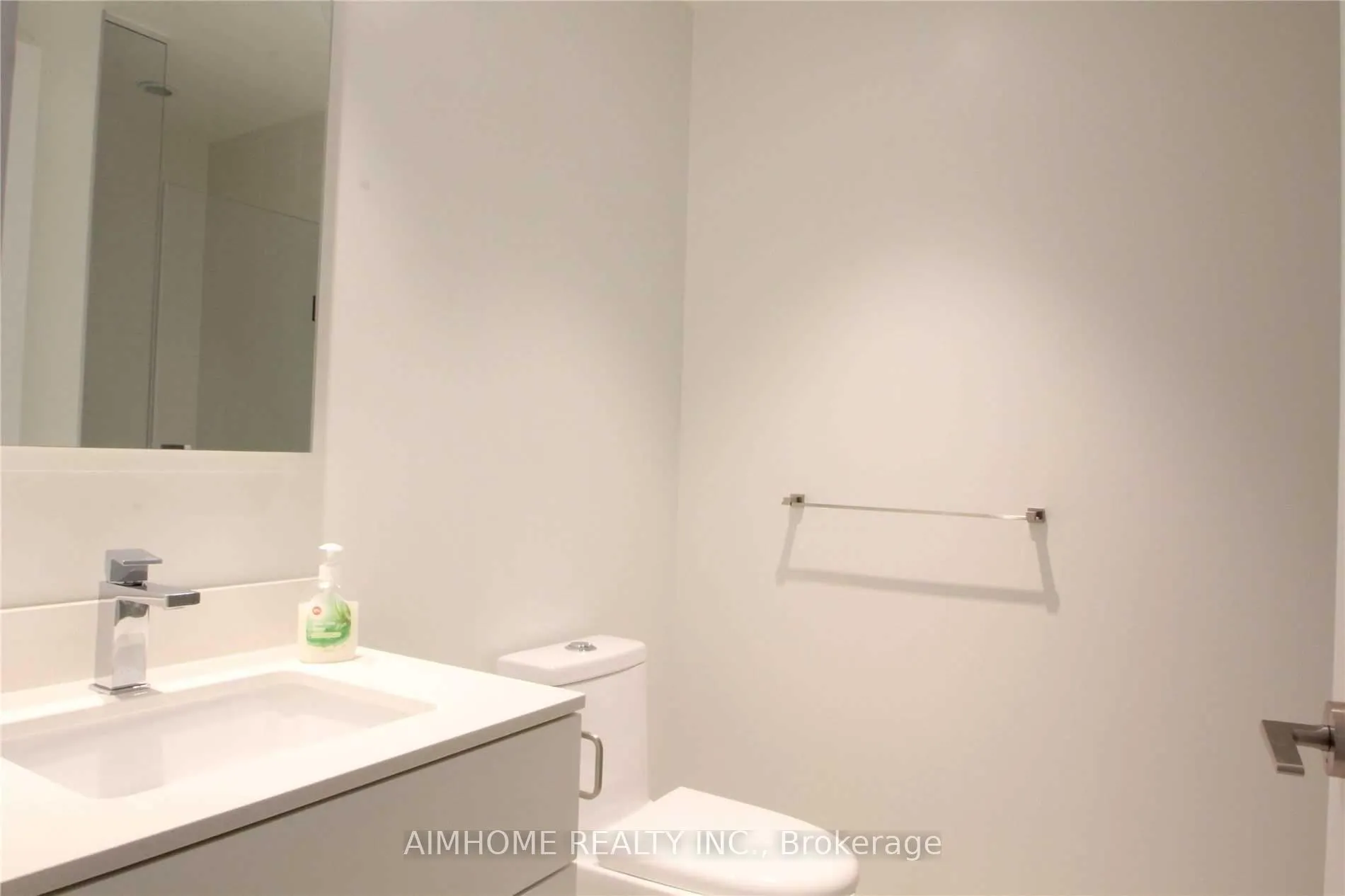 Photo 6 of Unit 811, 7 Grenville Street, Toronto, Bay Street Corridor — HOMEH