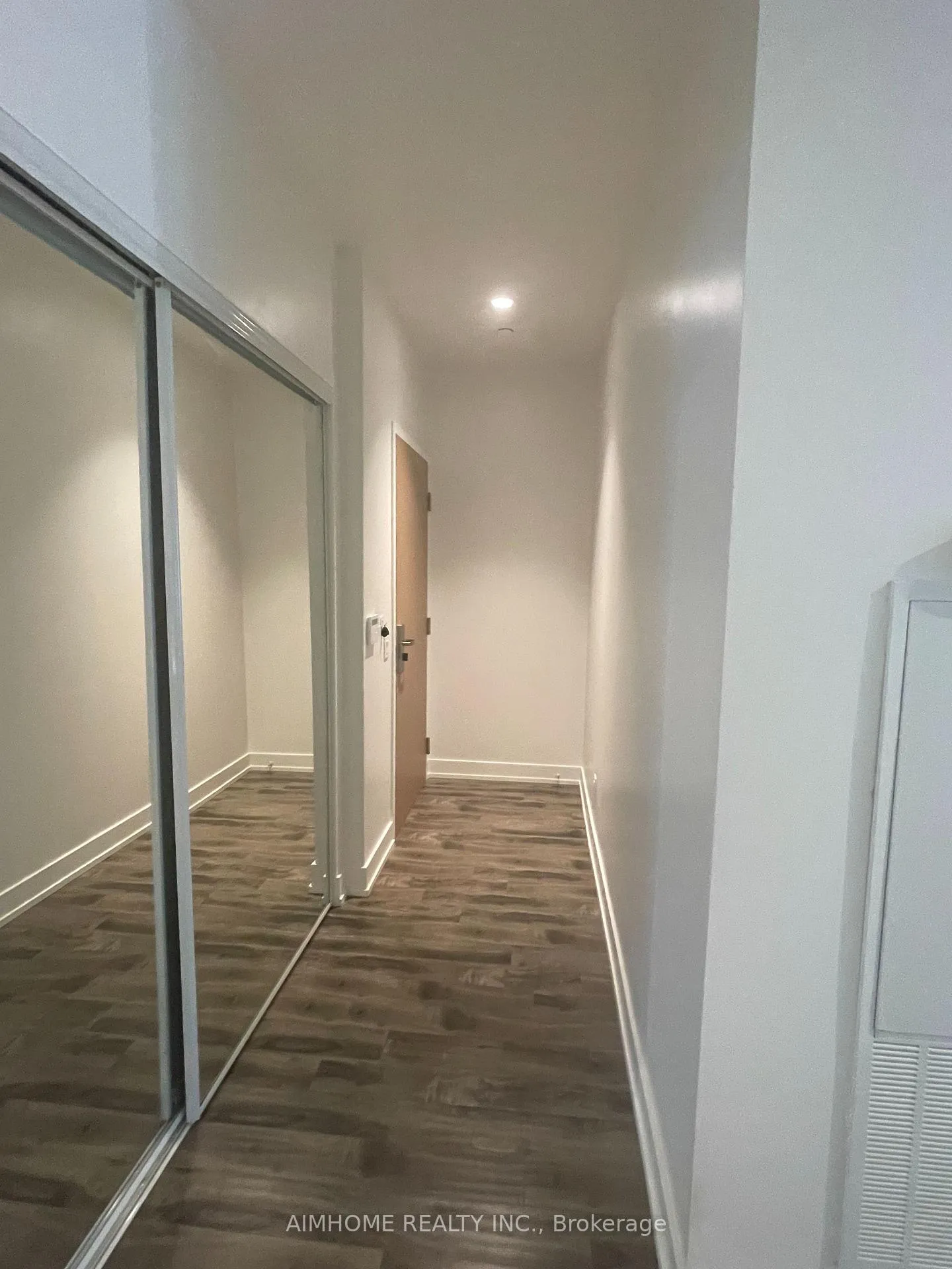Photo 14 of Unit 811, 7 Grenville Street, Toronto, Bay Street Corridor — HOMEH
