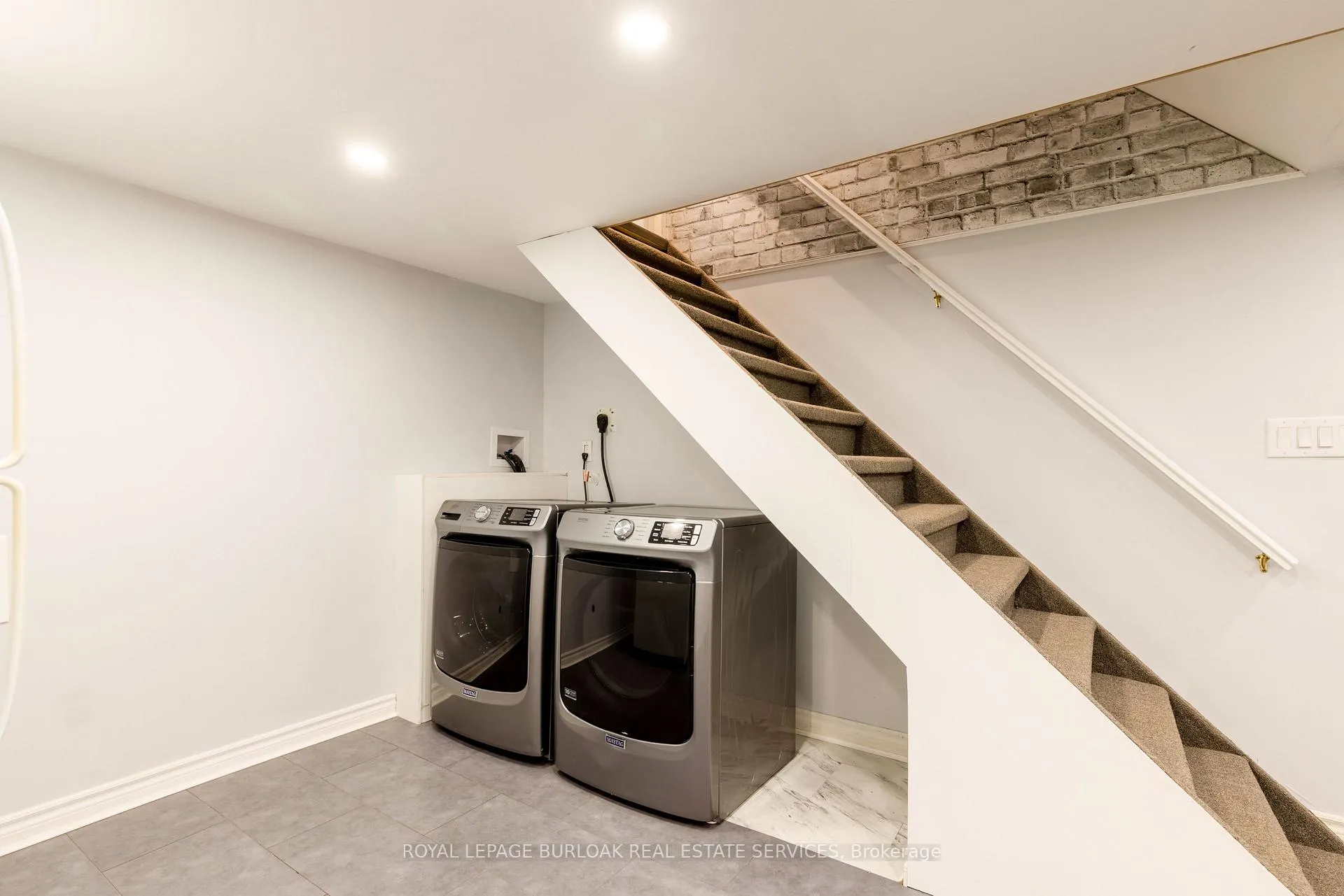 Photo 377 of 40 Kerman Avenue, Grimsby, Grimsby West — HOMEH