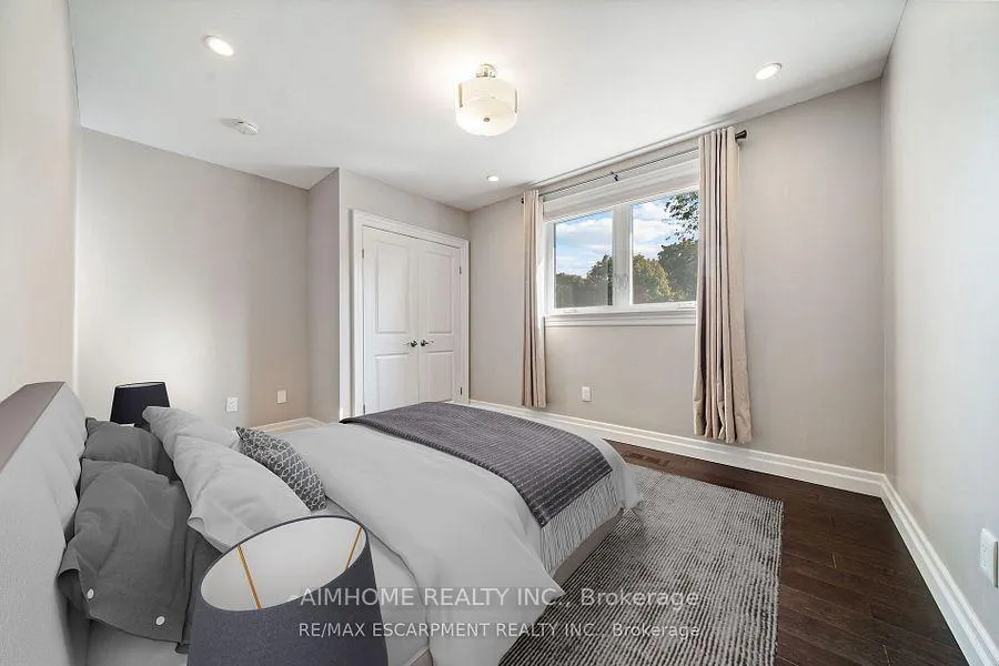 Photo 4 of 1300 Braeside Drive, Oakville, Morrison — HOMEH