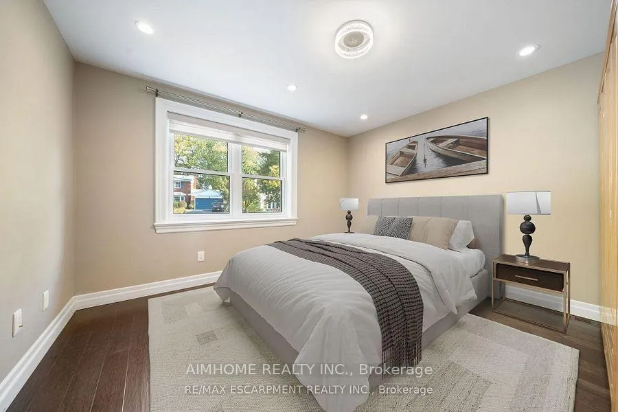 Photo 16 of 1300 Braeside Drive, Oakville, Morrison — HOMEH