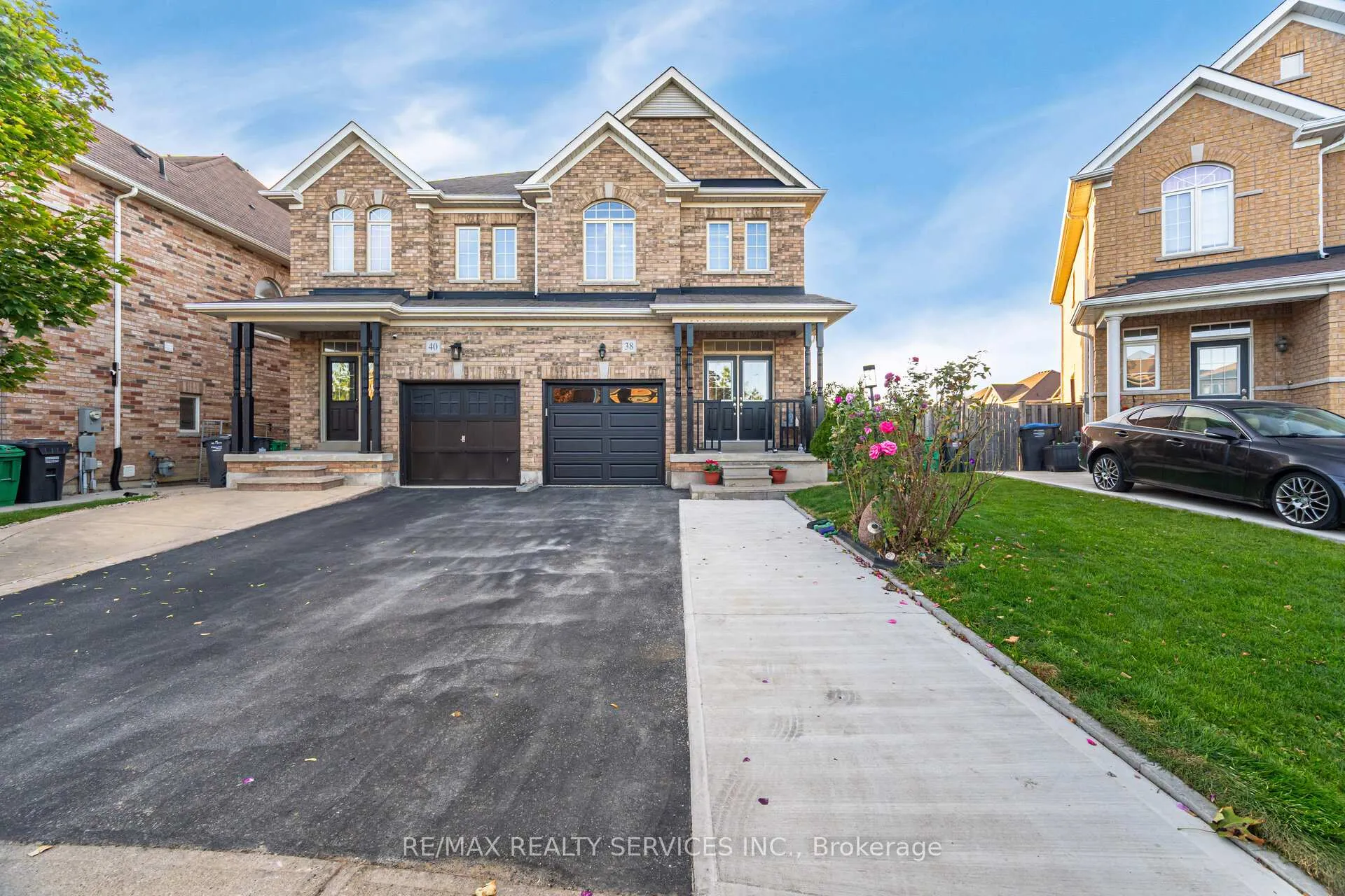 Photo 2 of 38 Delport Close, Brampton, Bram East — HOMEH