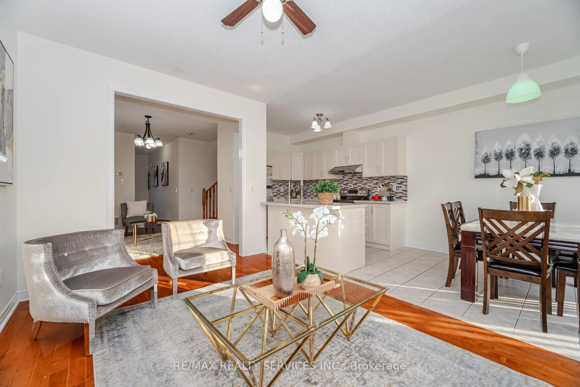 Photo 9 of 38 Delport Close, Brampton, Bram East — HOMEH