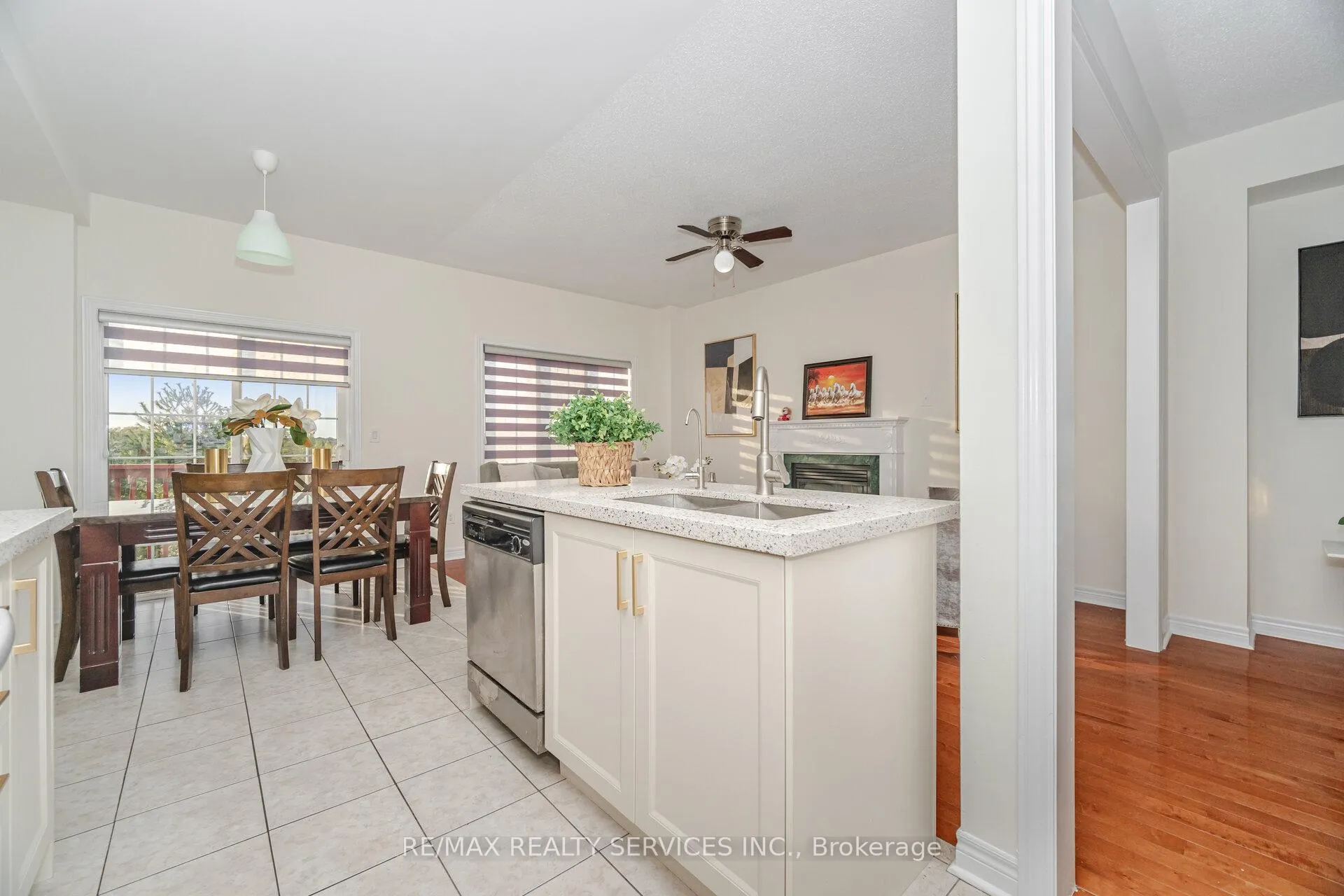 Photo 16 of 38 Delport Close, Brampton, Bram East — HOMEH