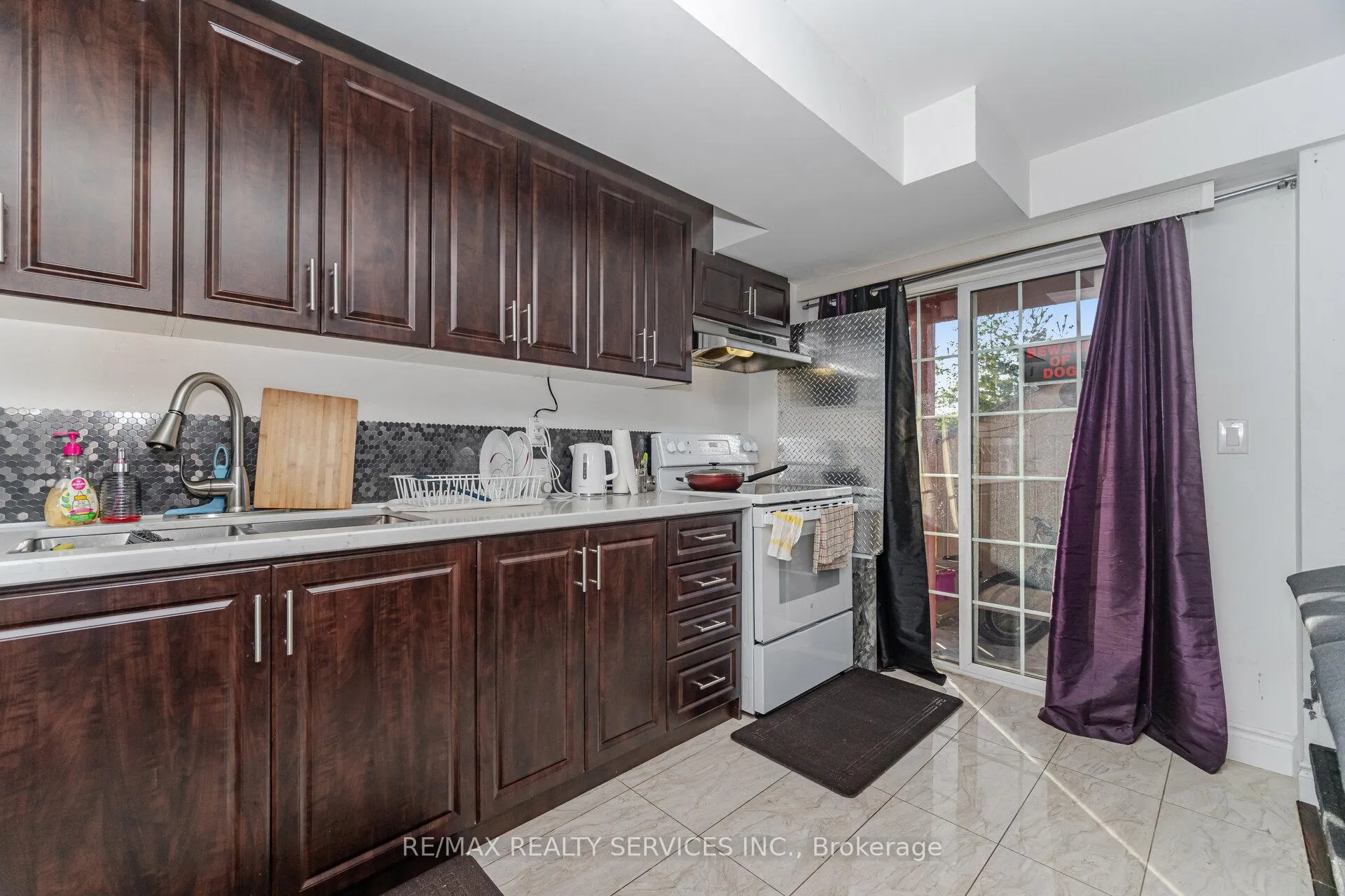 Photo 37 of 38 Delport Close, Brampton, Bram East — HOMEH