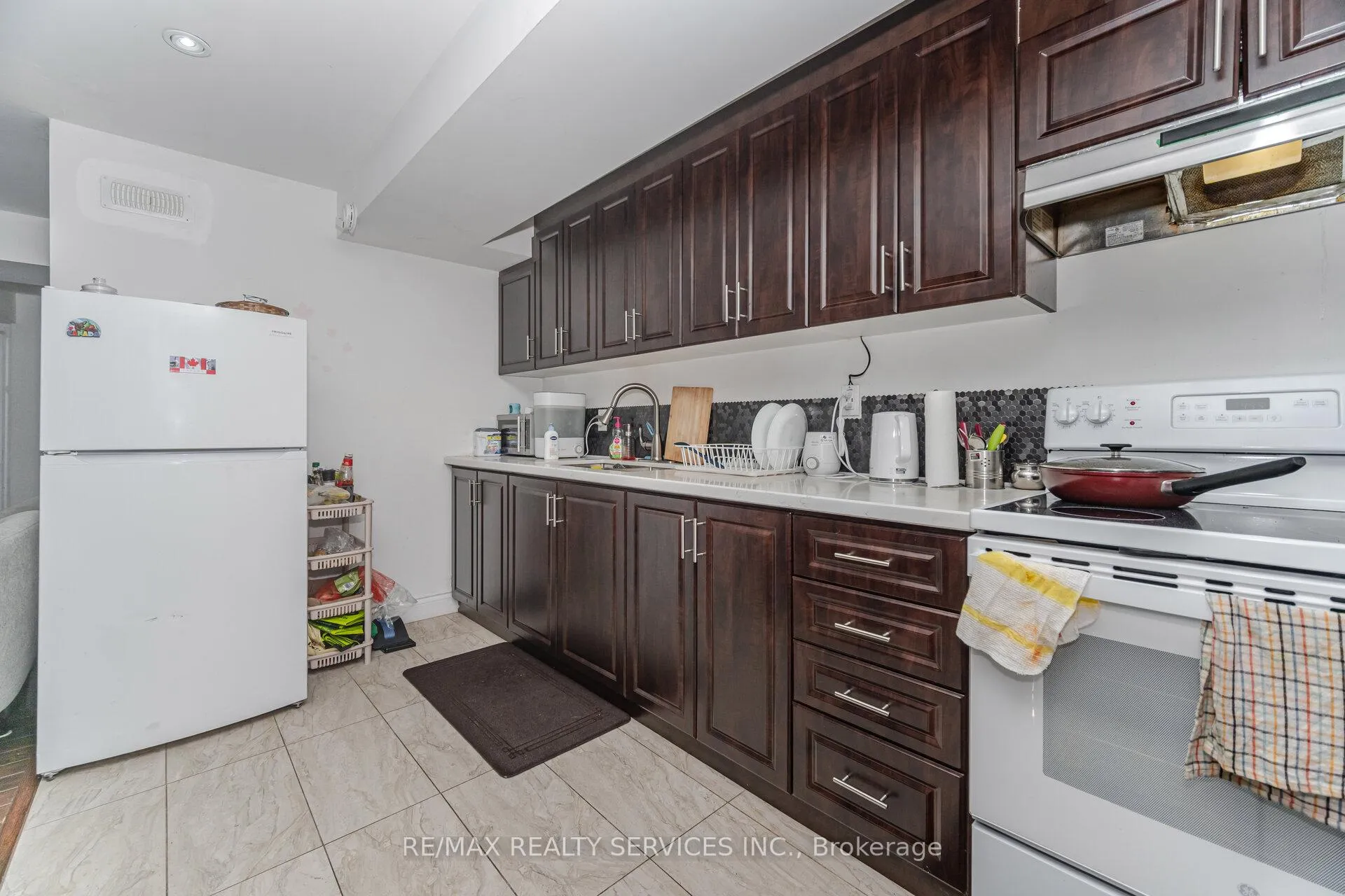 Photo 38 of 38 Delport Close, Brampton, Bram East — HOMEH