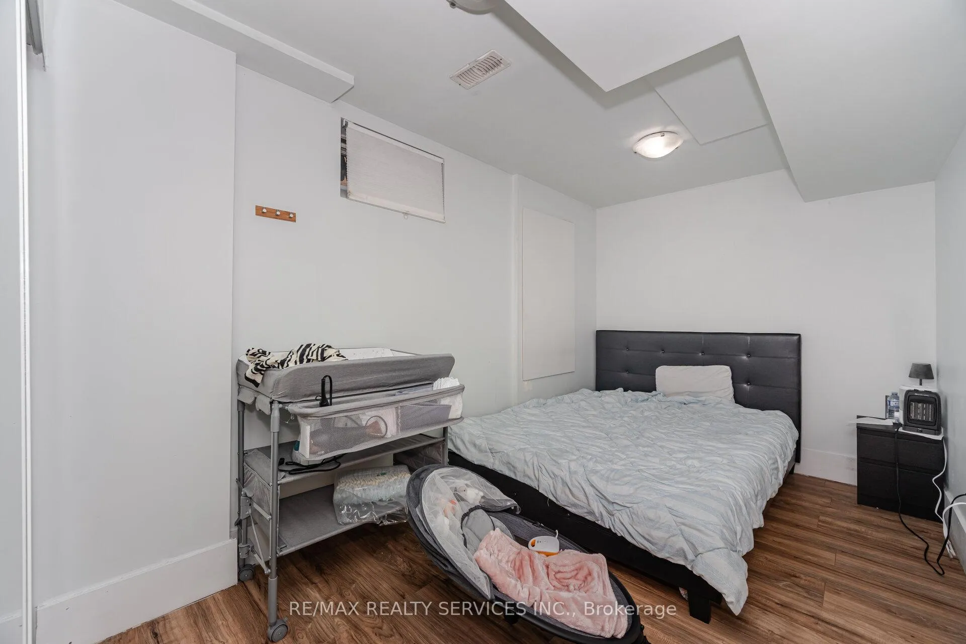 Photo 39 of 38 Delport Close, Brampton, Bram East — HOMEH