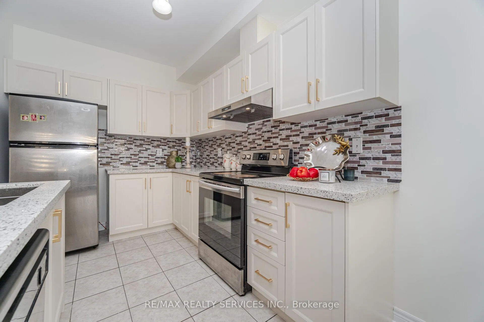 Photo 45 of 38 Delport Close, Brampton, Bram East — HOMEH