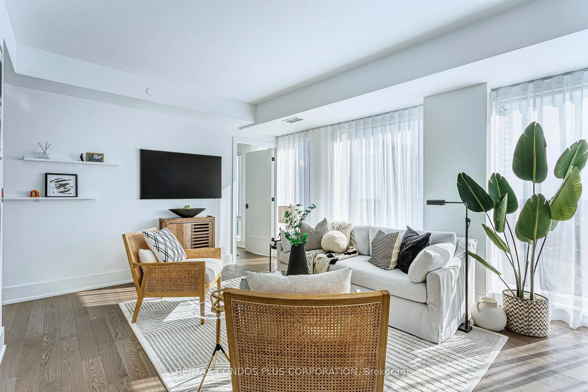 Photo 6 of Unit 1715, 480 Front Street W, Toronto, Waterfront Communities — HOMEH