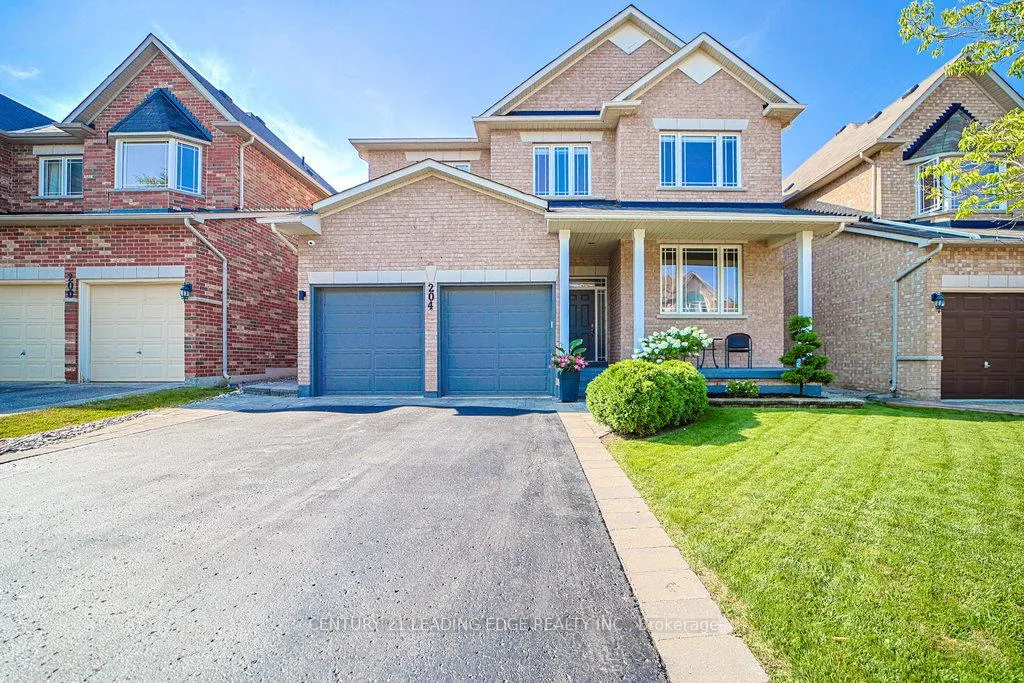 Front of 204 Ivy Jay Crescent
