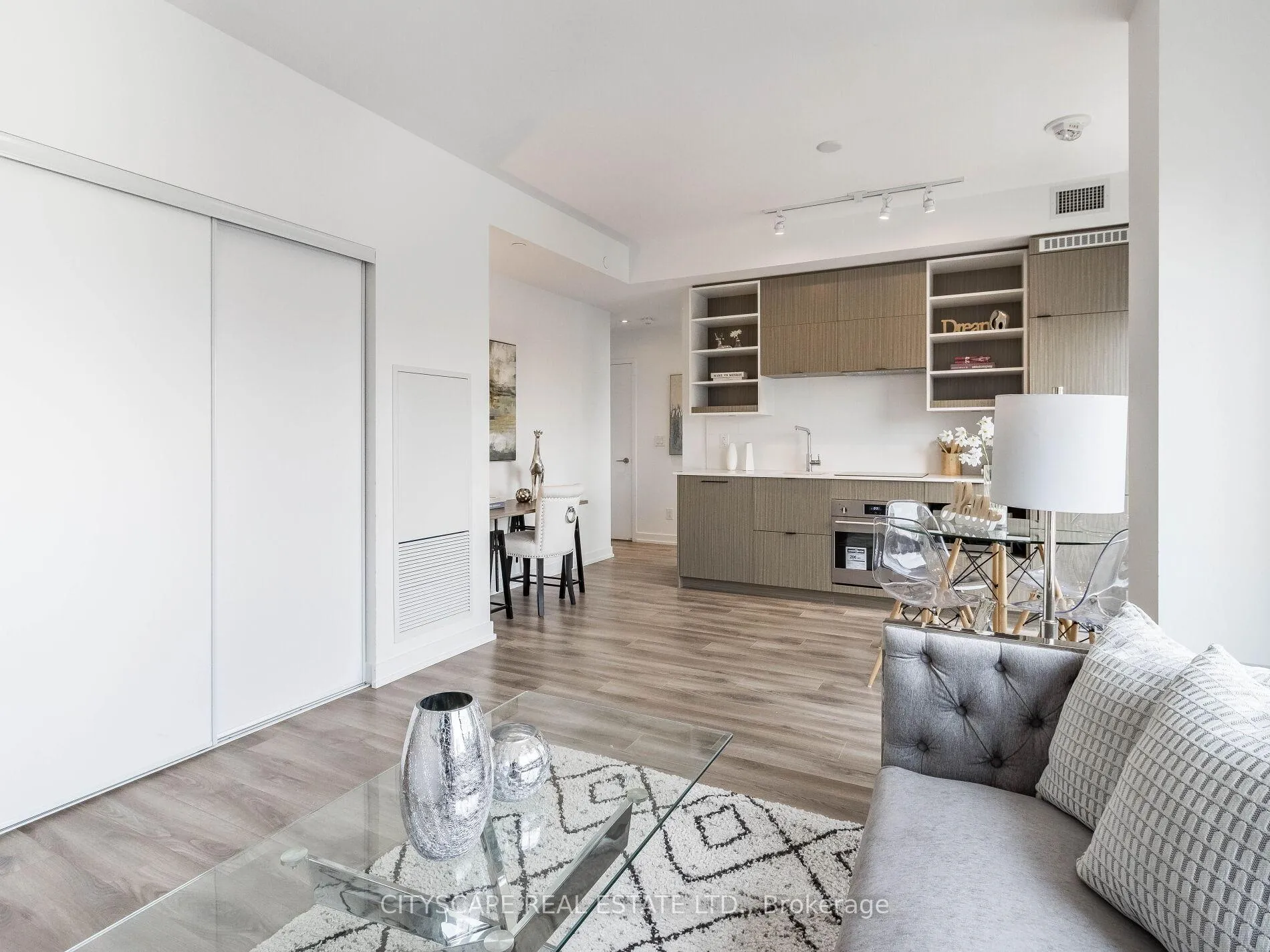 Photo 10 of Unit 1302, 20 Edward Street N, Toronto, Bay Street Corridor — HOMEH