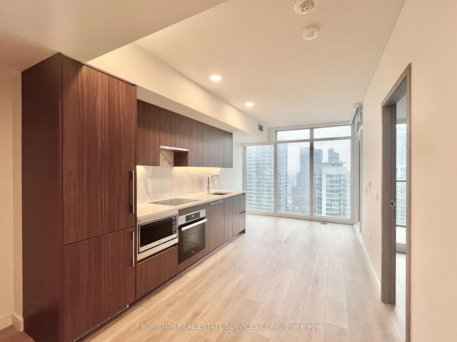 Photo 3 of Unit 2902, 1 Concord Cityplace Way, Toronto, Waterfront Communities — HOMEH