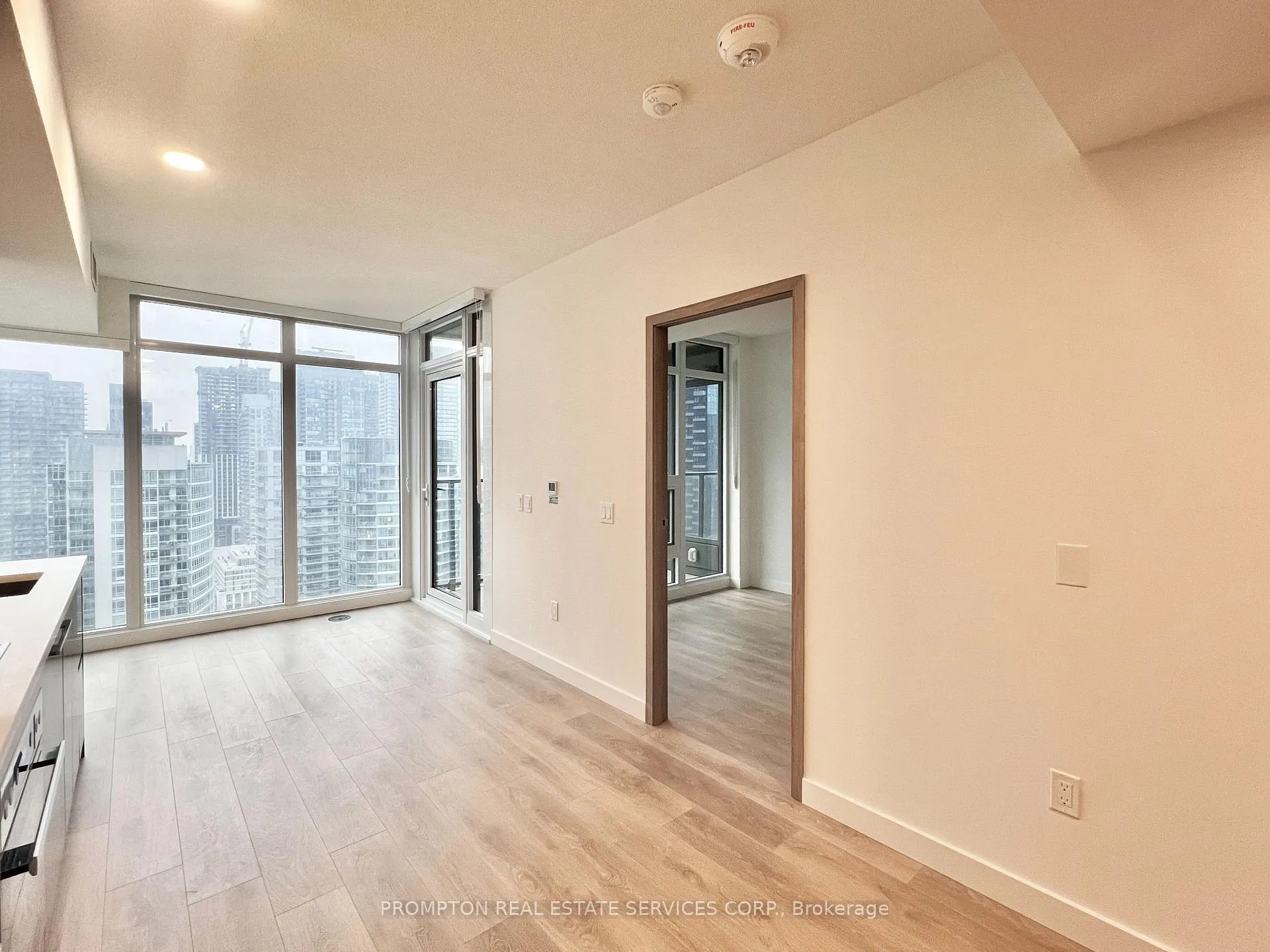 Photo 5 of Unit 2902, 1 Concord Cityplace Way, Toronto, Waterfront Communities — HOMEH