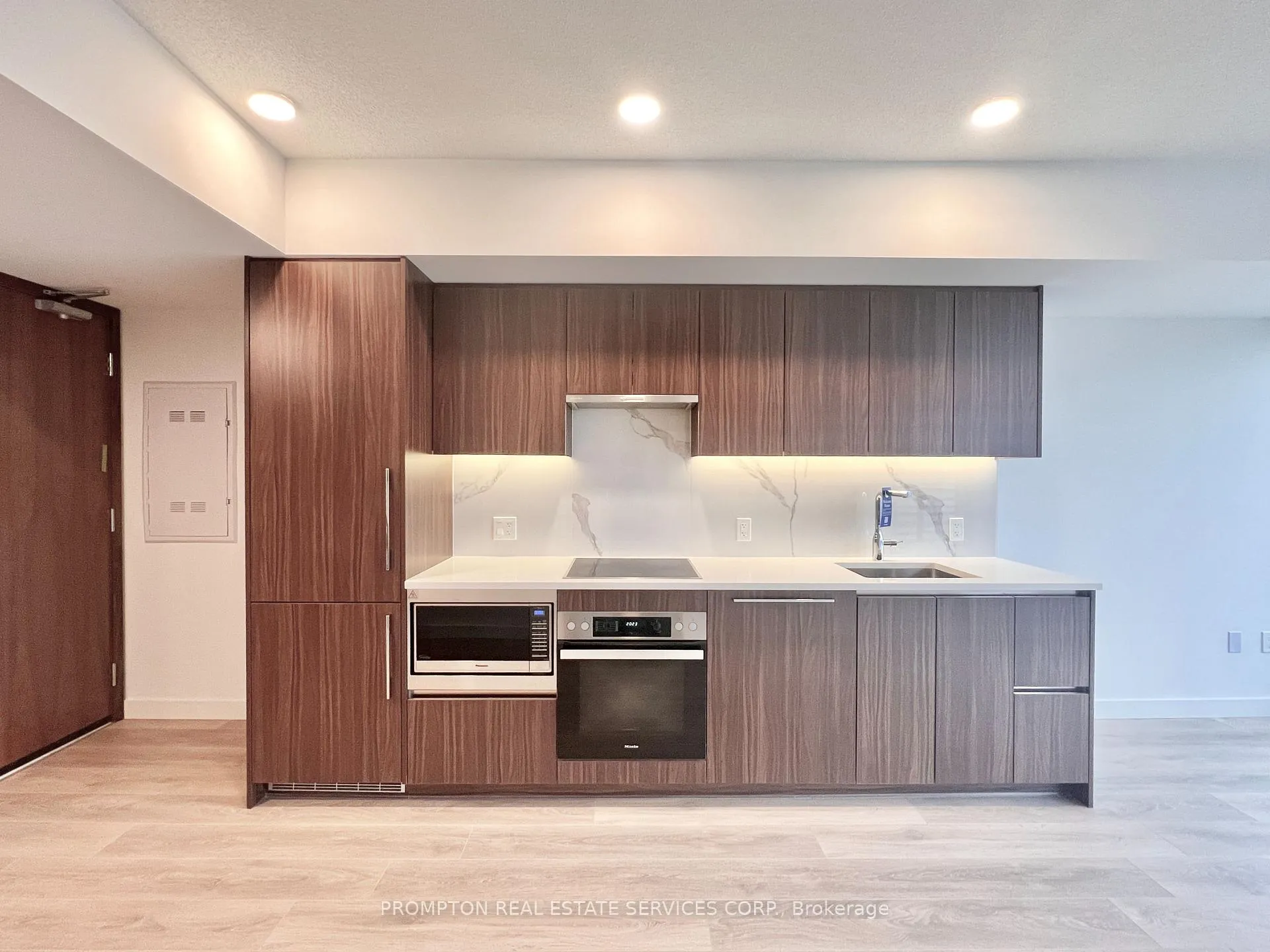 Photo 6 of Unit 2902, 1 Concord Cityplace Way, Toronto, Waterfront Communities — HOMEH