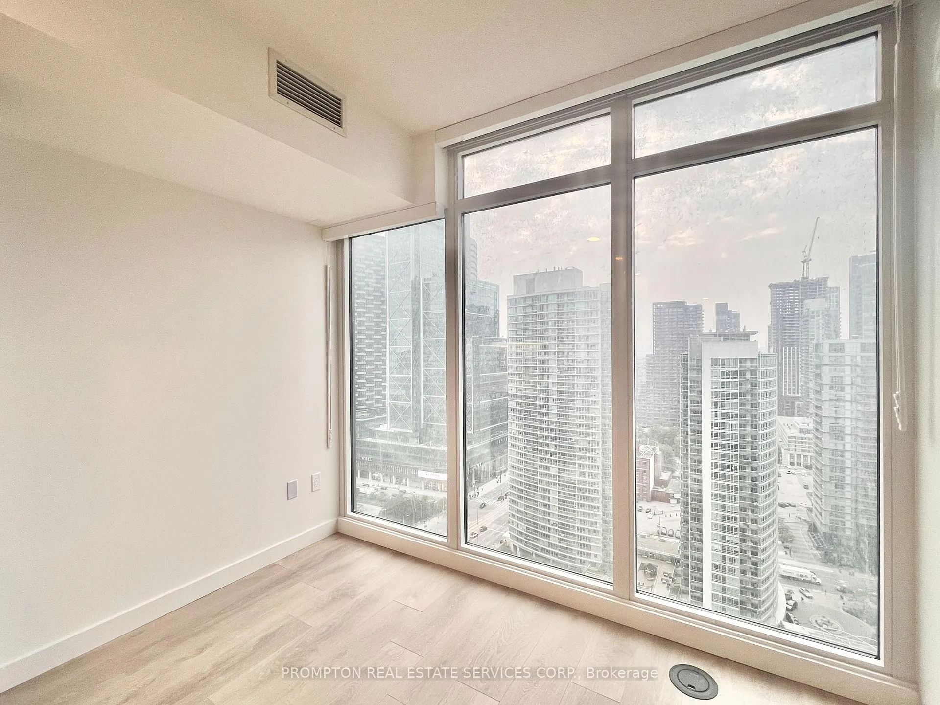 Photo 7 of Unit 2902, 1 Concord Cityplace Way, Toronto, Waterfront Communities — HOMEH