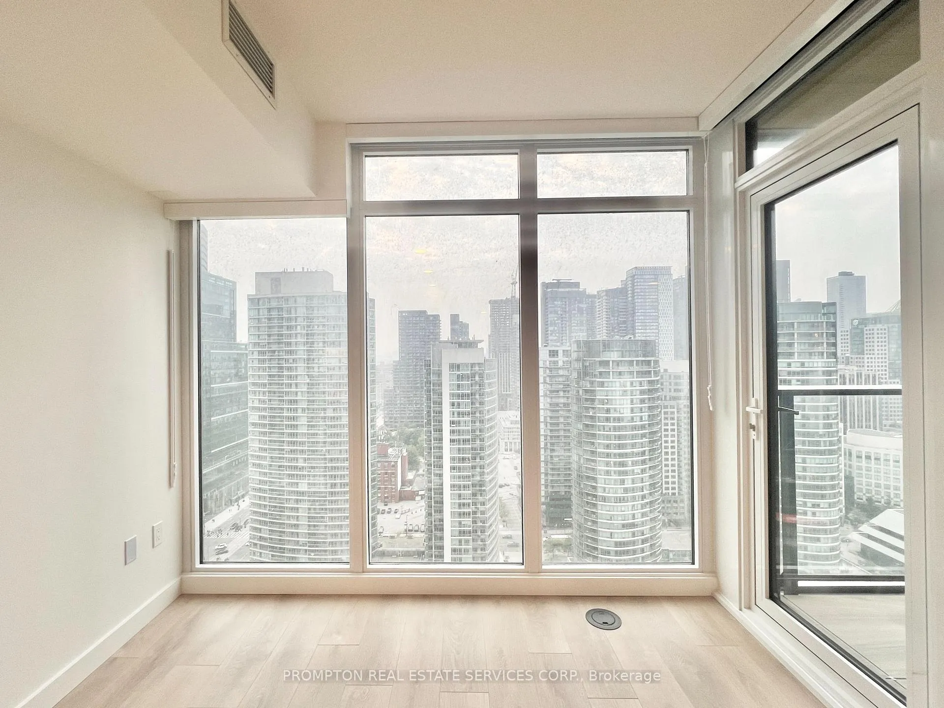 Photo 9 of Unit 2902, 1 Concord Cityplace Way, Toronto, Waterfront Communities — HOMEH