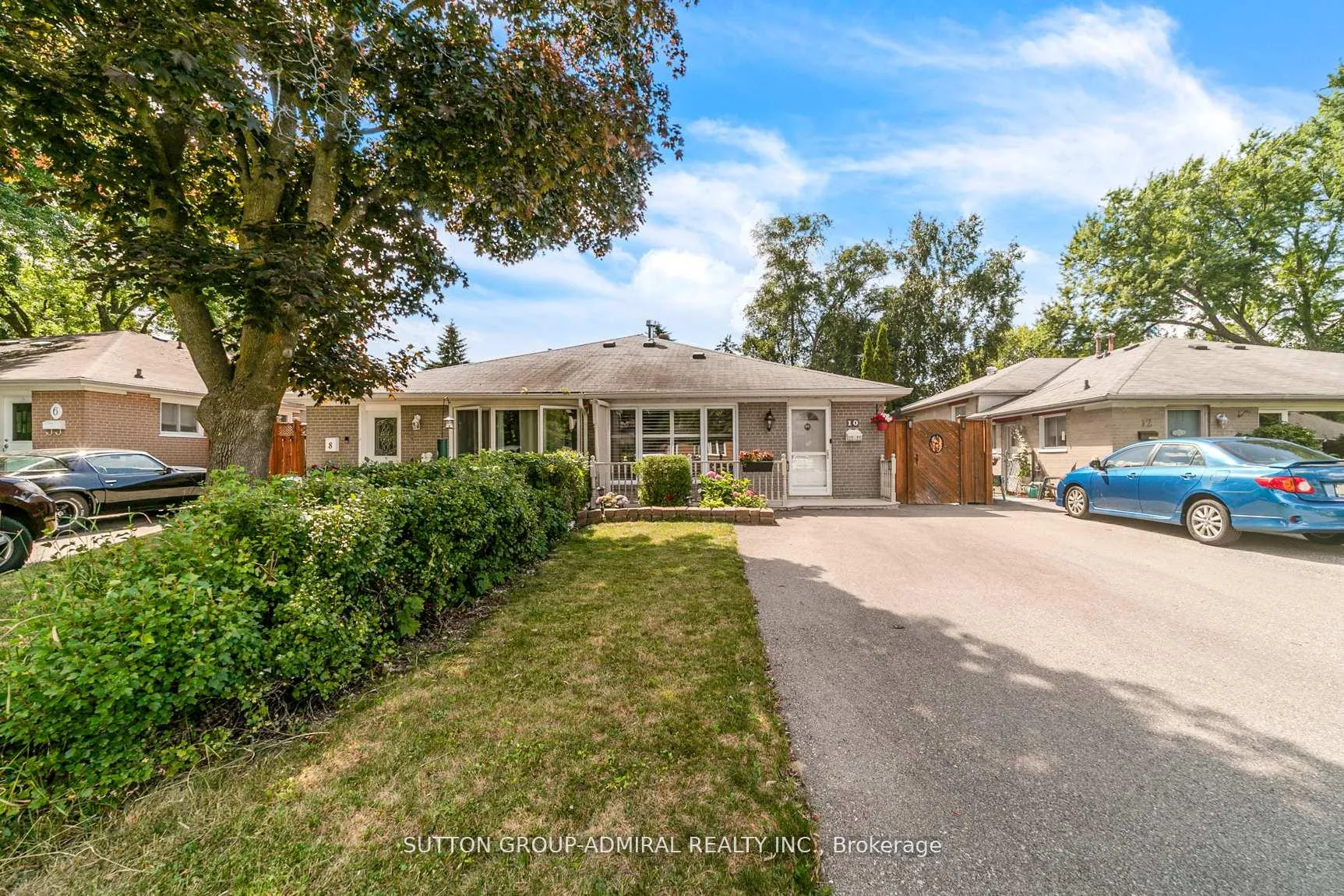 Photo 1 of 10 Kitimat Crescent, Aurora, Aurora Heights — HOMEH