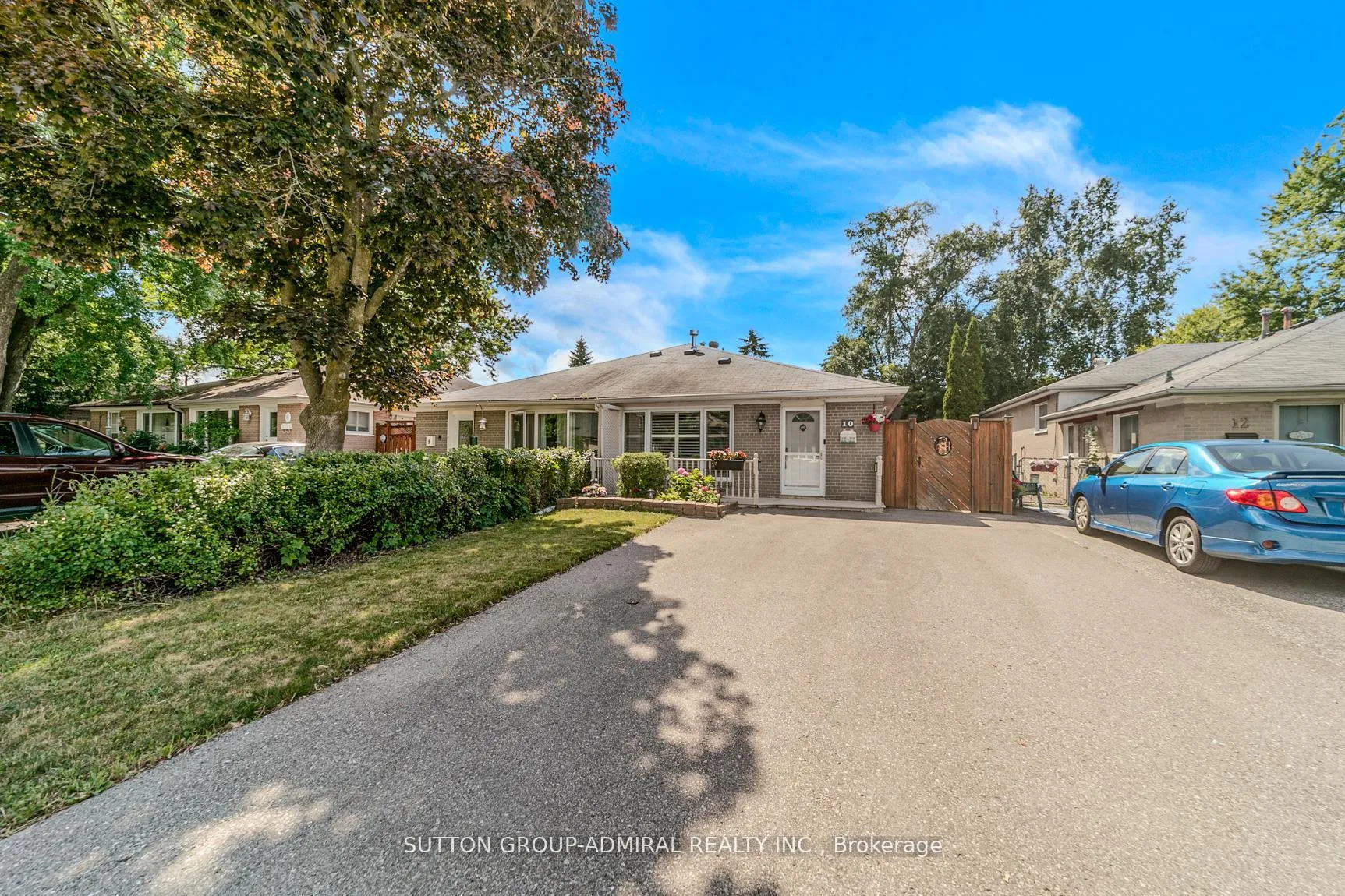 Photo 12 of 10 Kitimat Crescent, Aurora, Aurora Heights — HOMEH