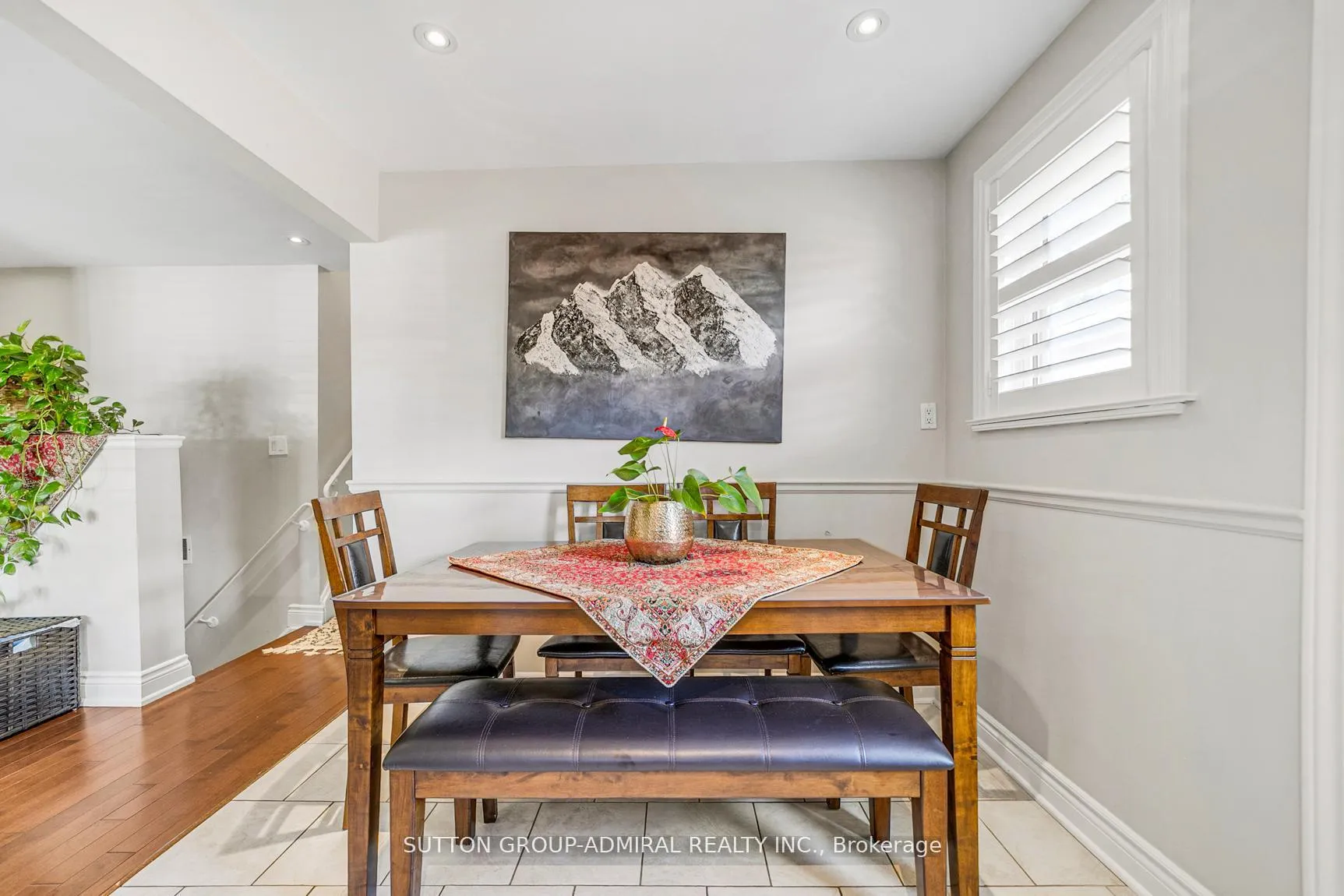 Photo 15 of 10 Kitimat Crescent, Aurora, Aurora Heights — HOMEH
