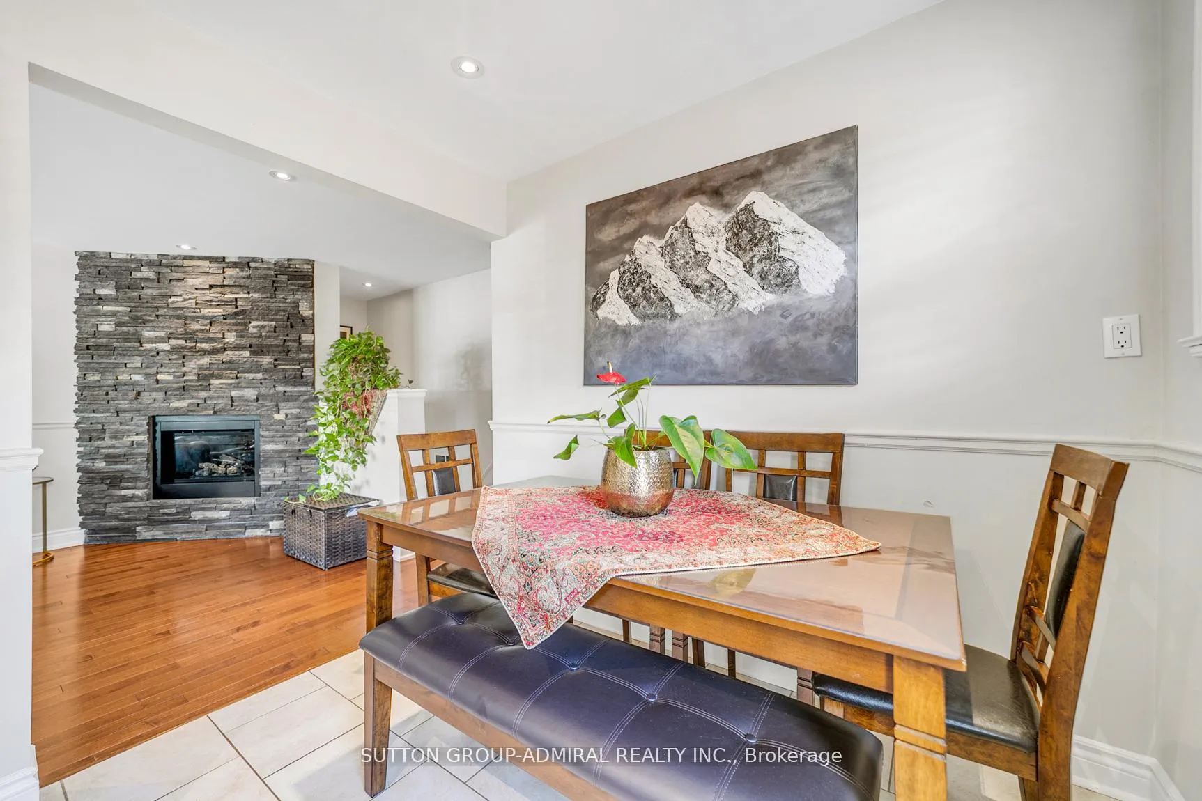 Photo 16 of 10 Kitimat Crescent, Aurora, Aurora Heights — HOMEH