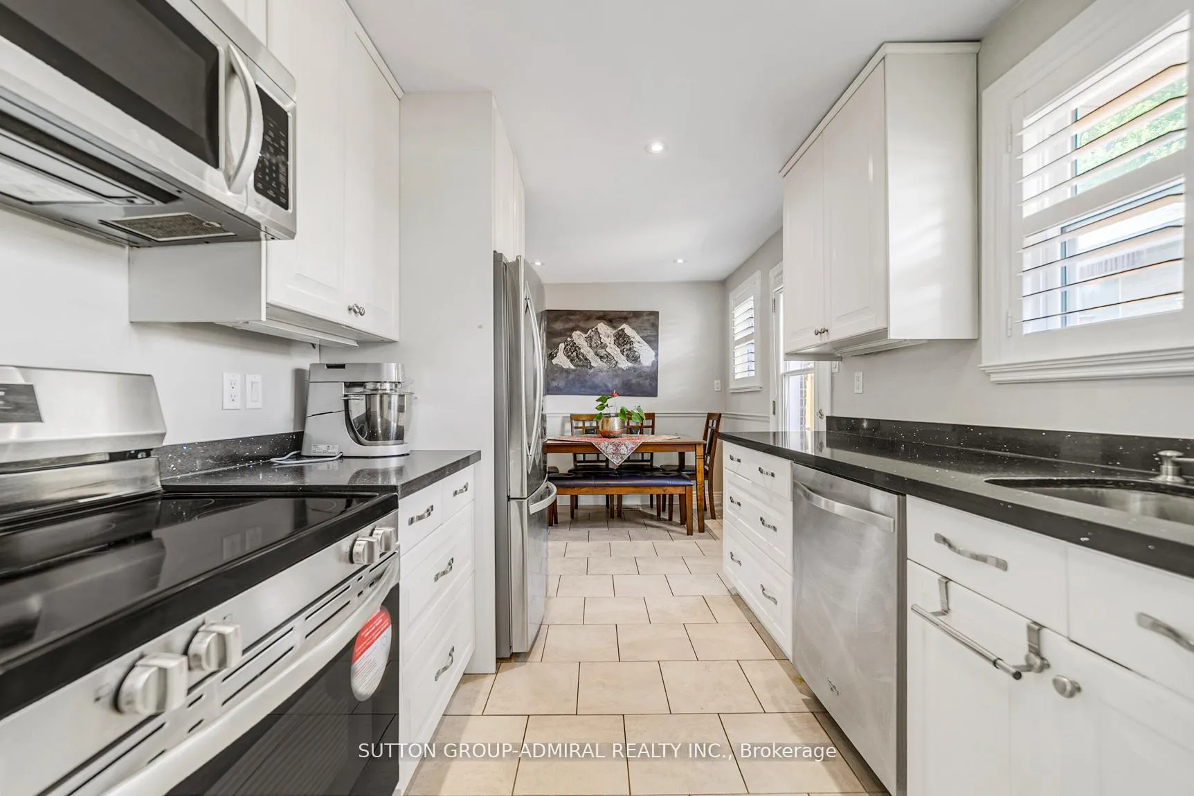 Photo 17 of 10 Kitimat Crescent, Aurora, Aurora Heights — HOMEH