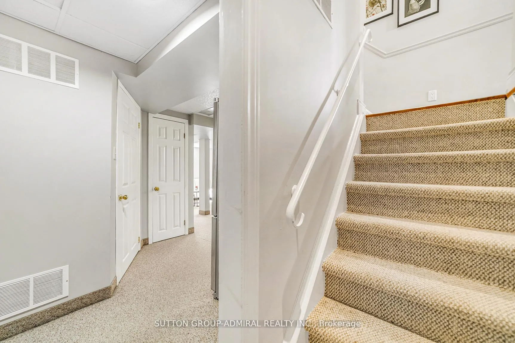 Photo 25 of 10 Kitimat Crescent, Aurora, Aurora Heights — HOMEH