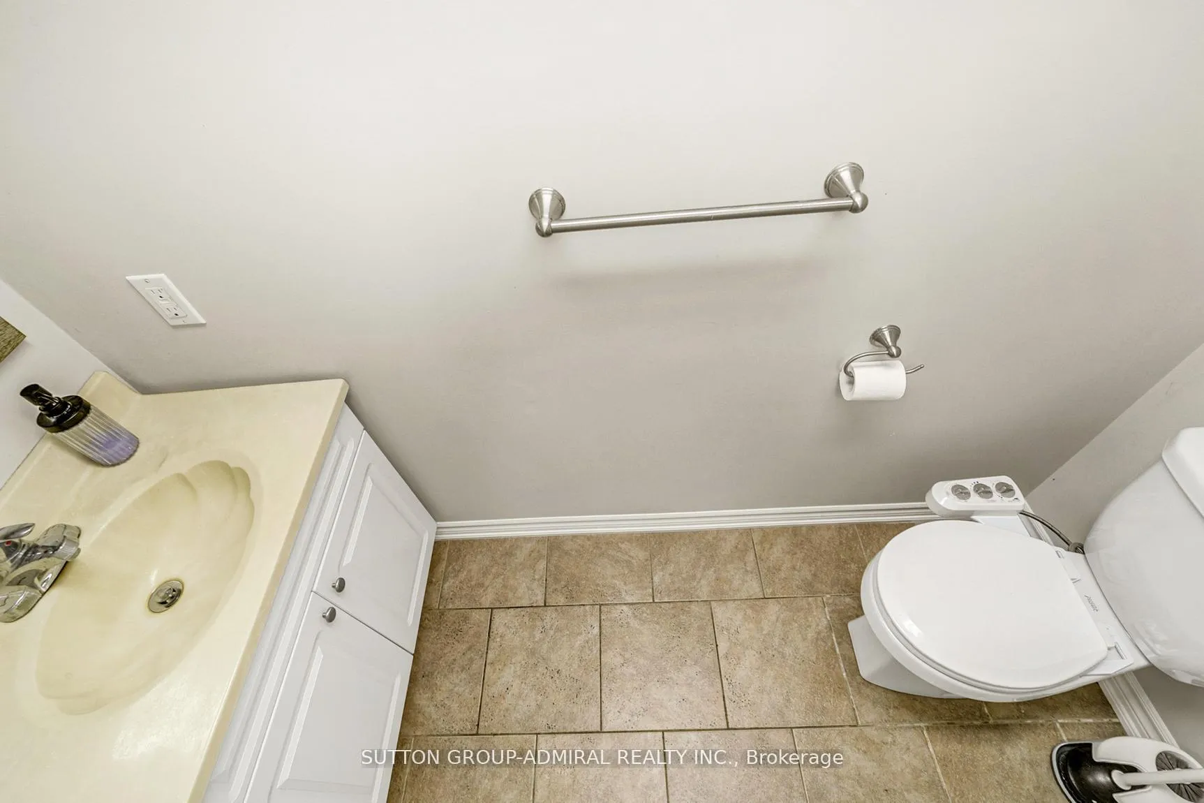 Photo 29 of 10 Kitimat Crescent, Aurora, Aurora Heights — HOMEH