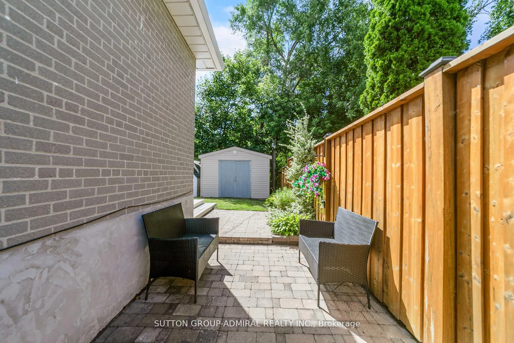 Photo 37 of 10 Kitimat Crescent, Aurora, Aurora Heights — HOMEH