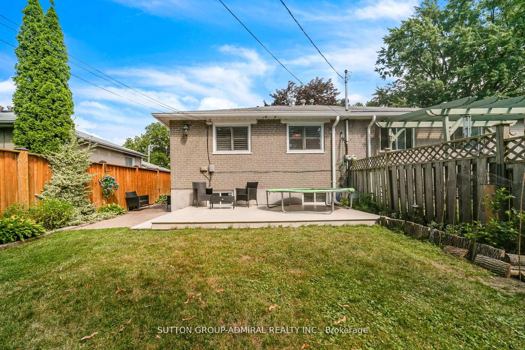 Photo 42 of 10 Kitimat Crescent, Aurora, Aurora Heights — HOMEH