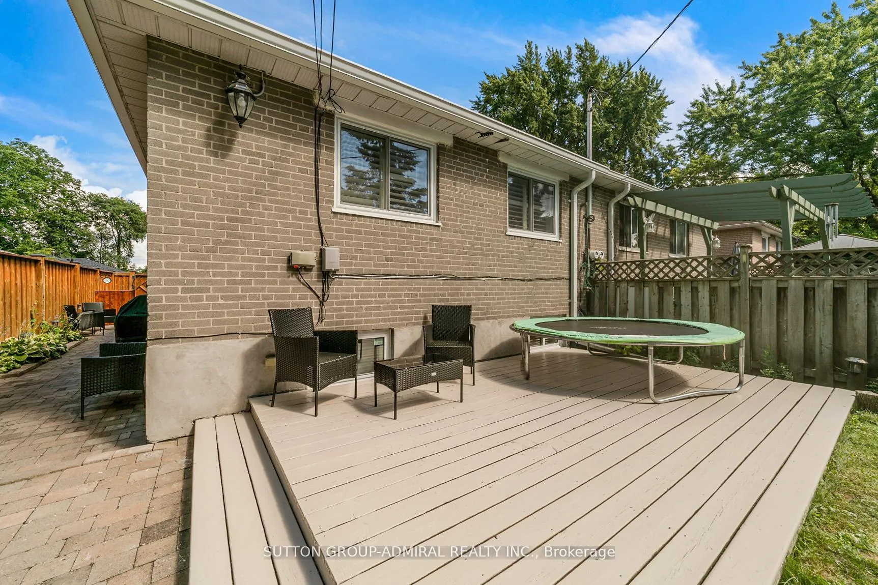 Photo 43 of 10 Kitimat Crescent, Aurora, Aurora Heights — HOMEH
