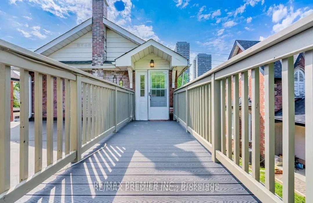 Photo 2 of Unit 2-Upper, 58 Joseph Street, Brampton, Downtown Brampton — HOMEH