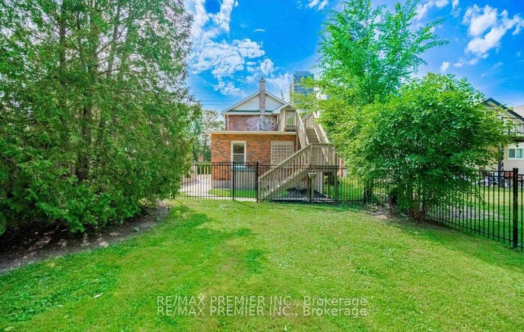 Photo 13 of Unit 2-Upper, 58 Joseph Street, Brampton, Downtown Brampton — HOMEH