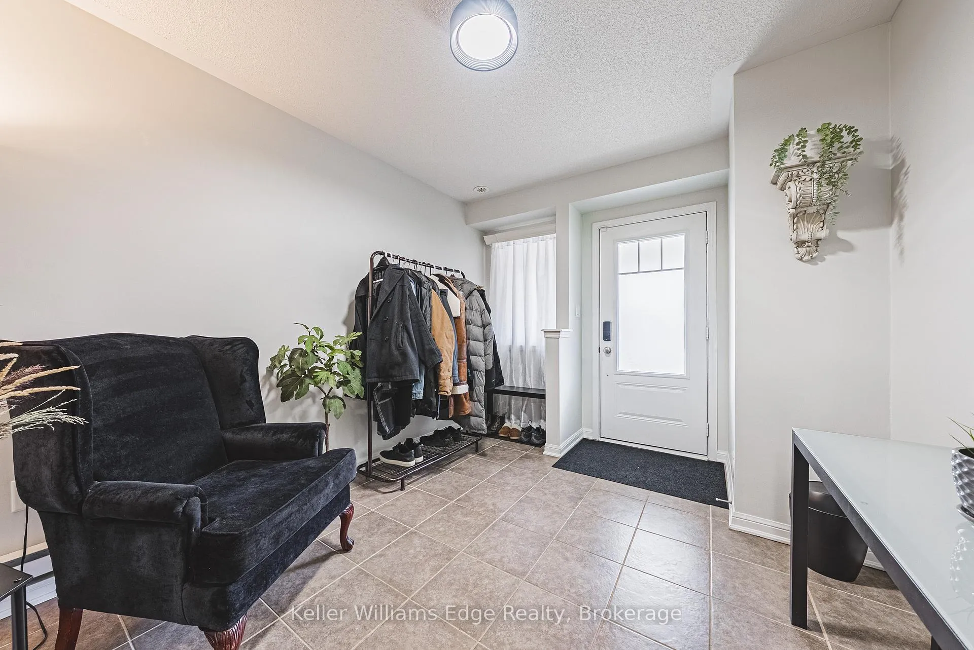 Photo 3 of 18 Deancrest Road, Brampton, Northwest Brampton — HOMEH