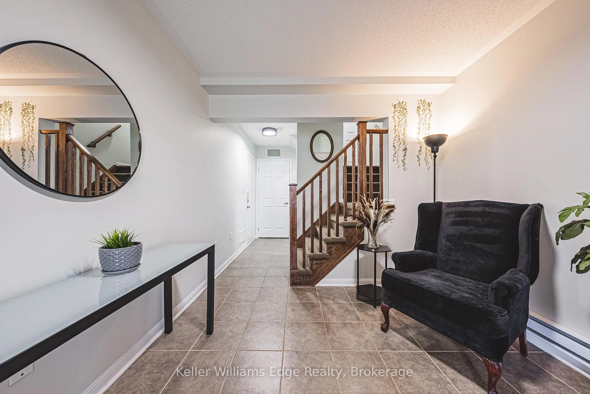 Photo 5 of 18 Deancrest Road, Brampton, Northwest Brampton — HOMEH