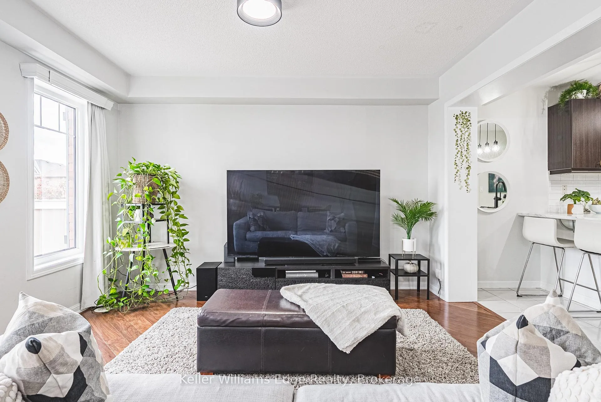Photo 8 of 18 Deancrest Road, Brampton, Northwest Brampton — HOMEH