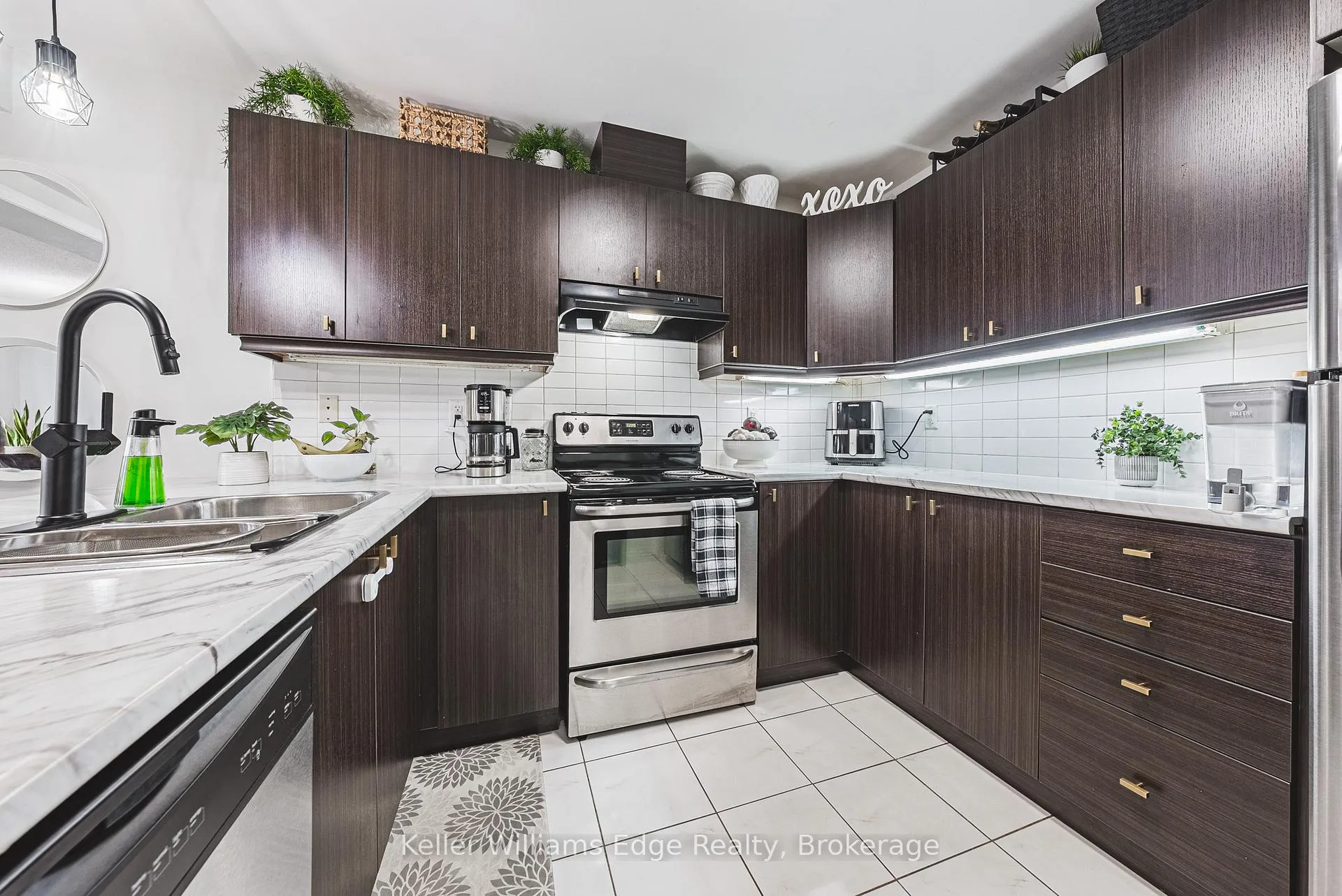 Photo 12 of 18 Deancrest Road, Brampton, Northwest Brampton — HOMEH